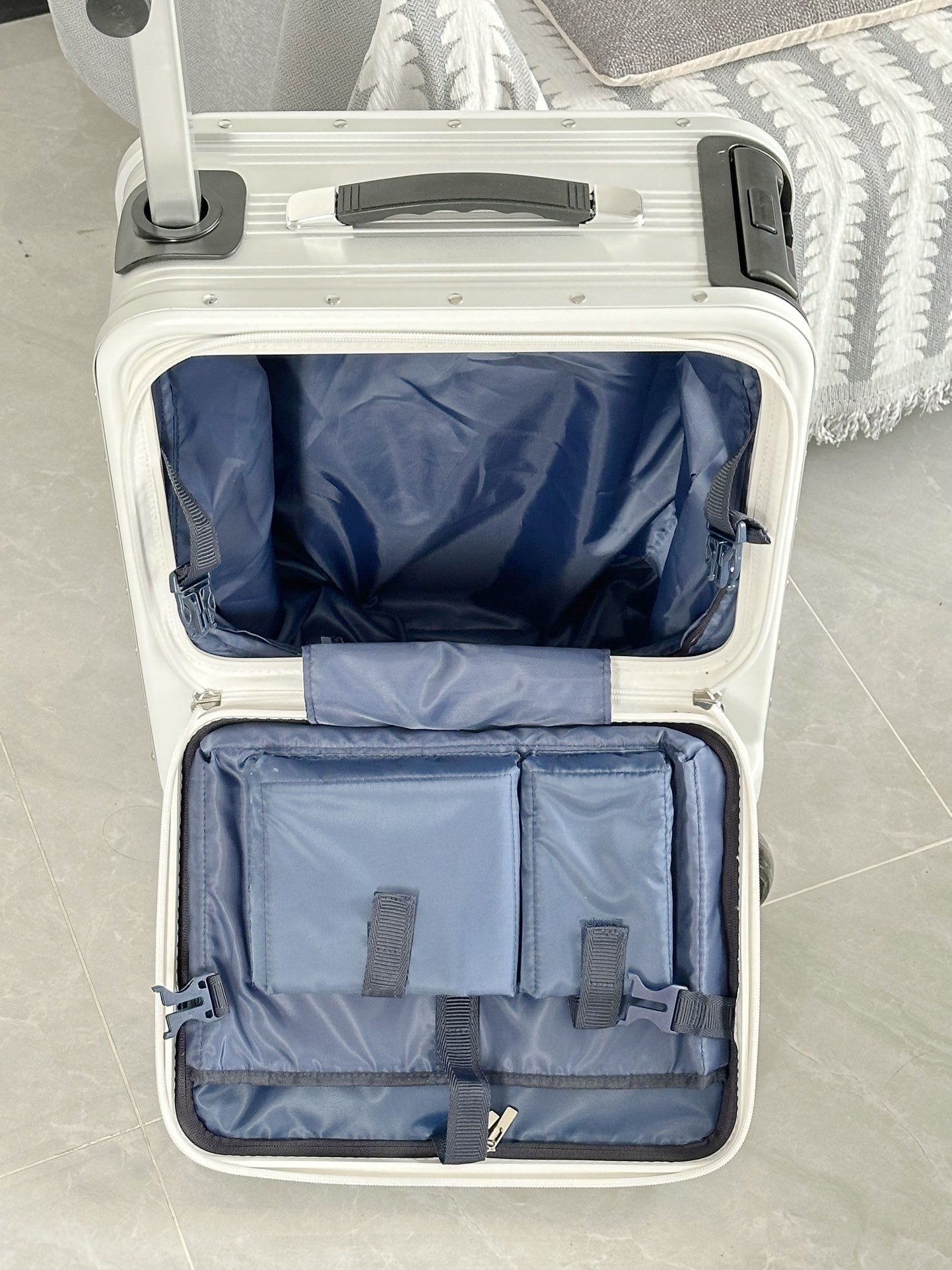 White Electric Ride-On Scooter Suitcase Hardshell Carry-On Luggage