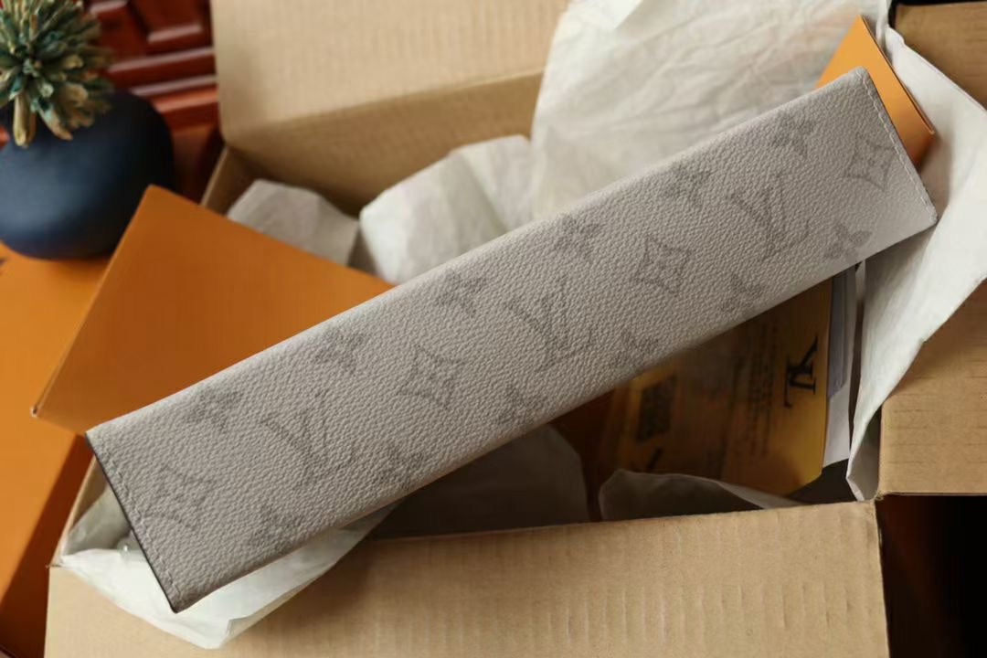 Louis Vuitton Monogram Pouch MM - White Canvas Clutch Bag with Original Packaging