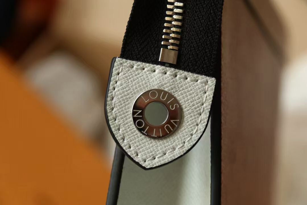 Louis Vuitton Classic White Monogram Canvas Clutch Bag Zippered Pouch