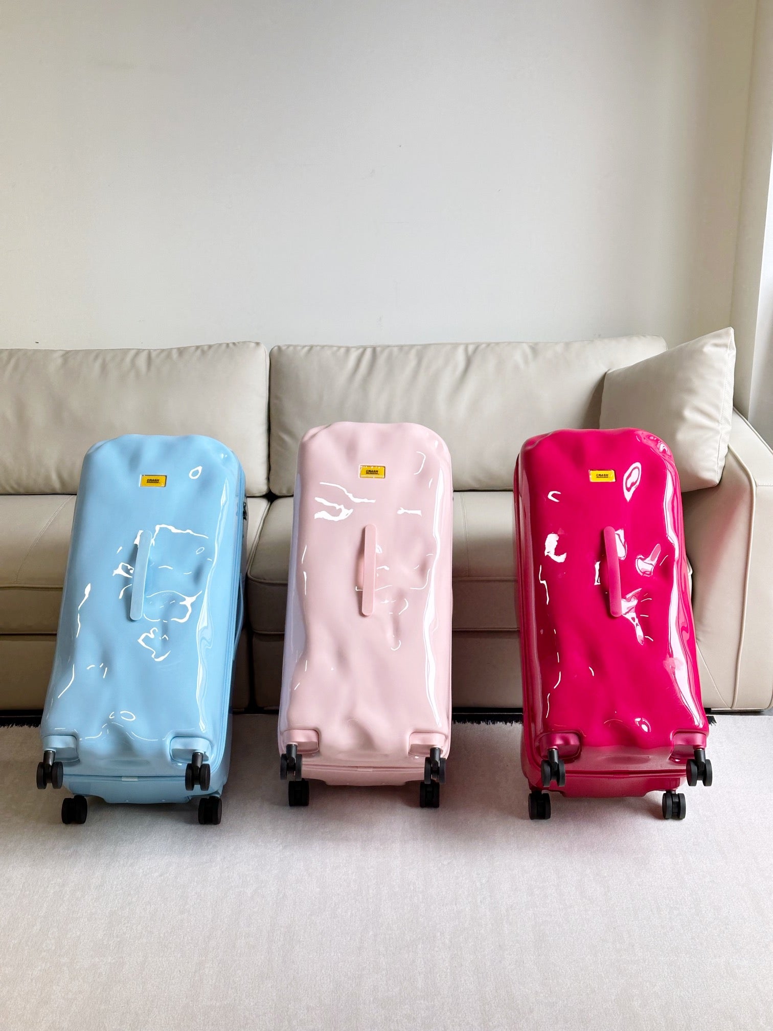 Modern Dented Hard Shell Spinner Suitcase Glossy Travel Luggage
