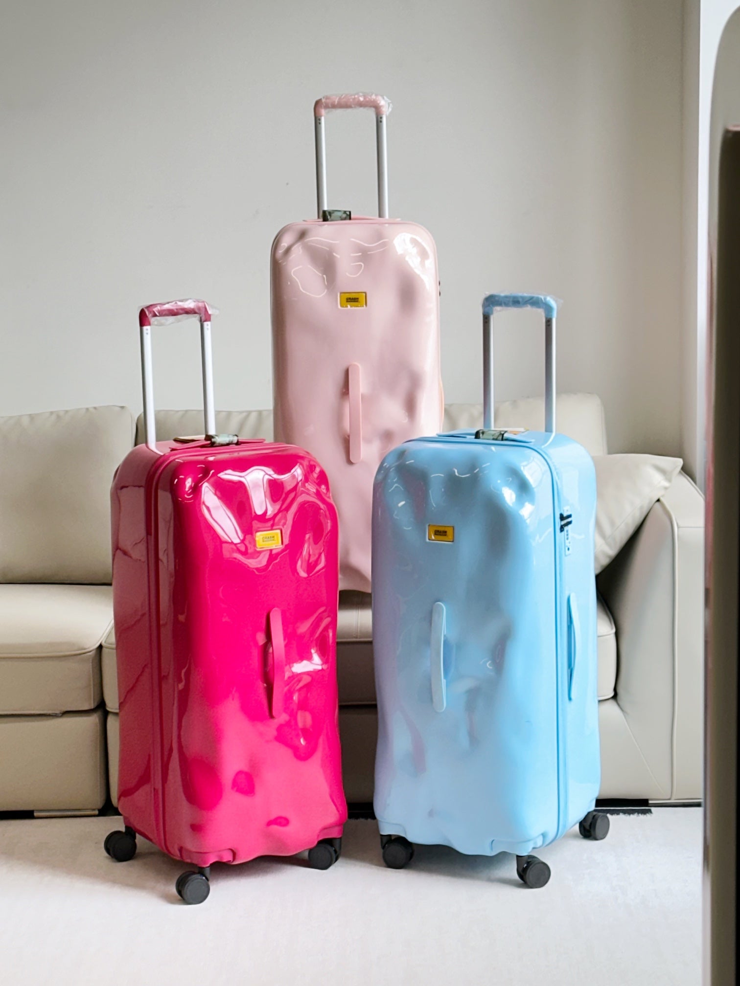 Modern Dented Hard Shell Spinner Suitcase Glossy Travel Luggage