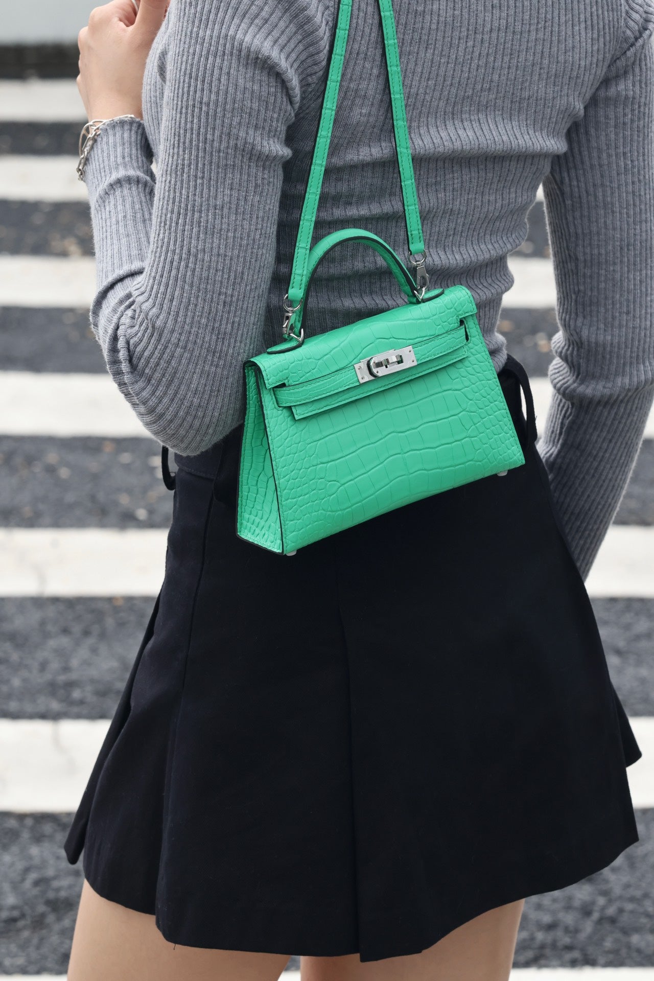Vibrant Green Crocodile Embossed Top-Handle Handbag with Silver Hardware