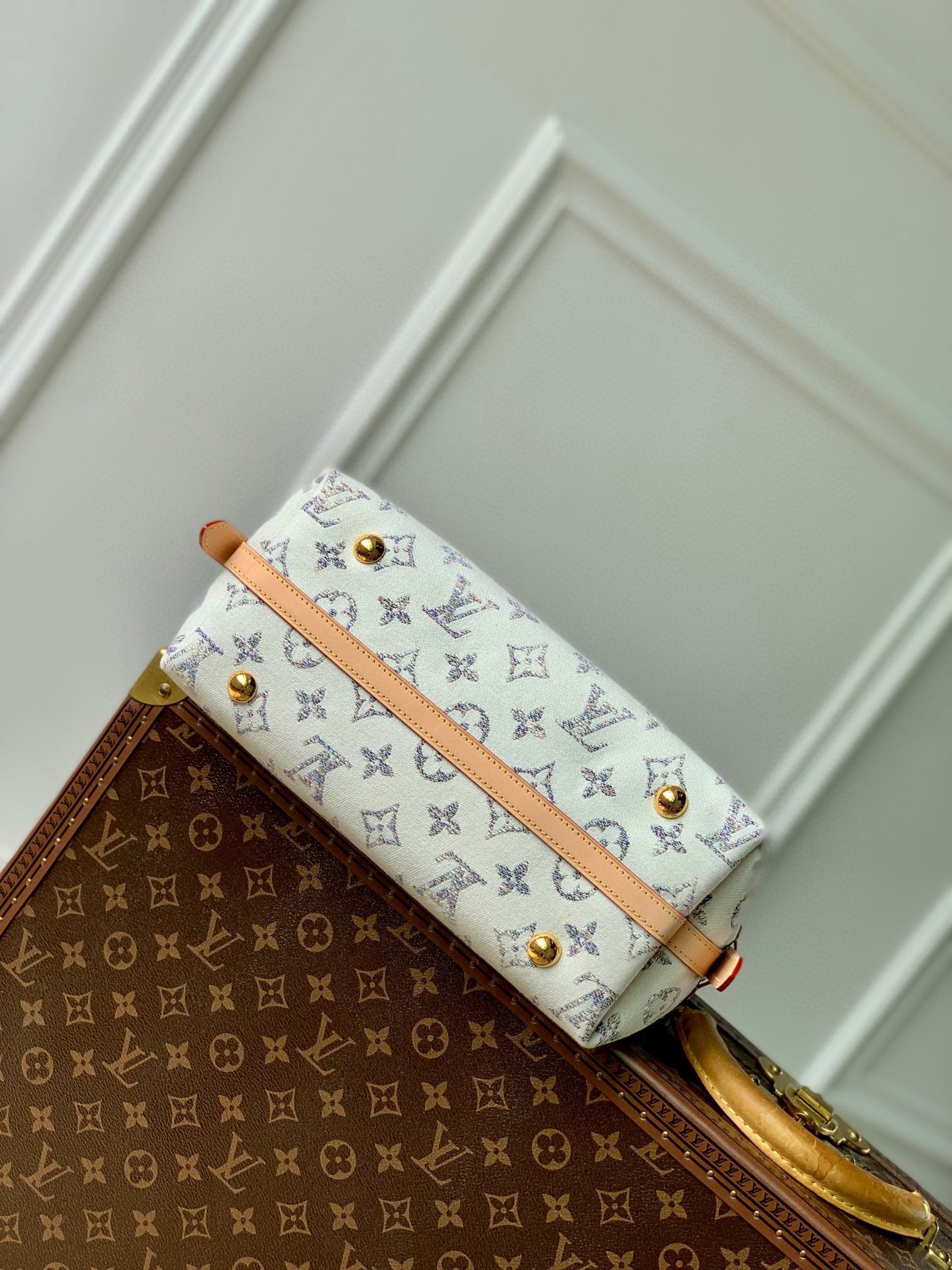 Louis Vuitton Carryall MM Monogram Canvas Handbag - Cream/Blue
