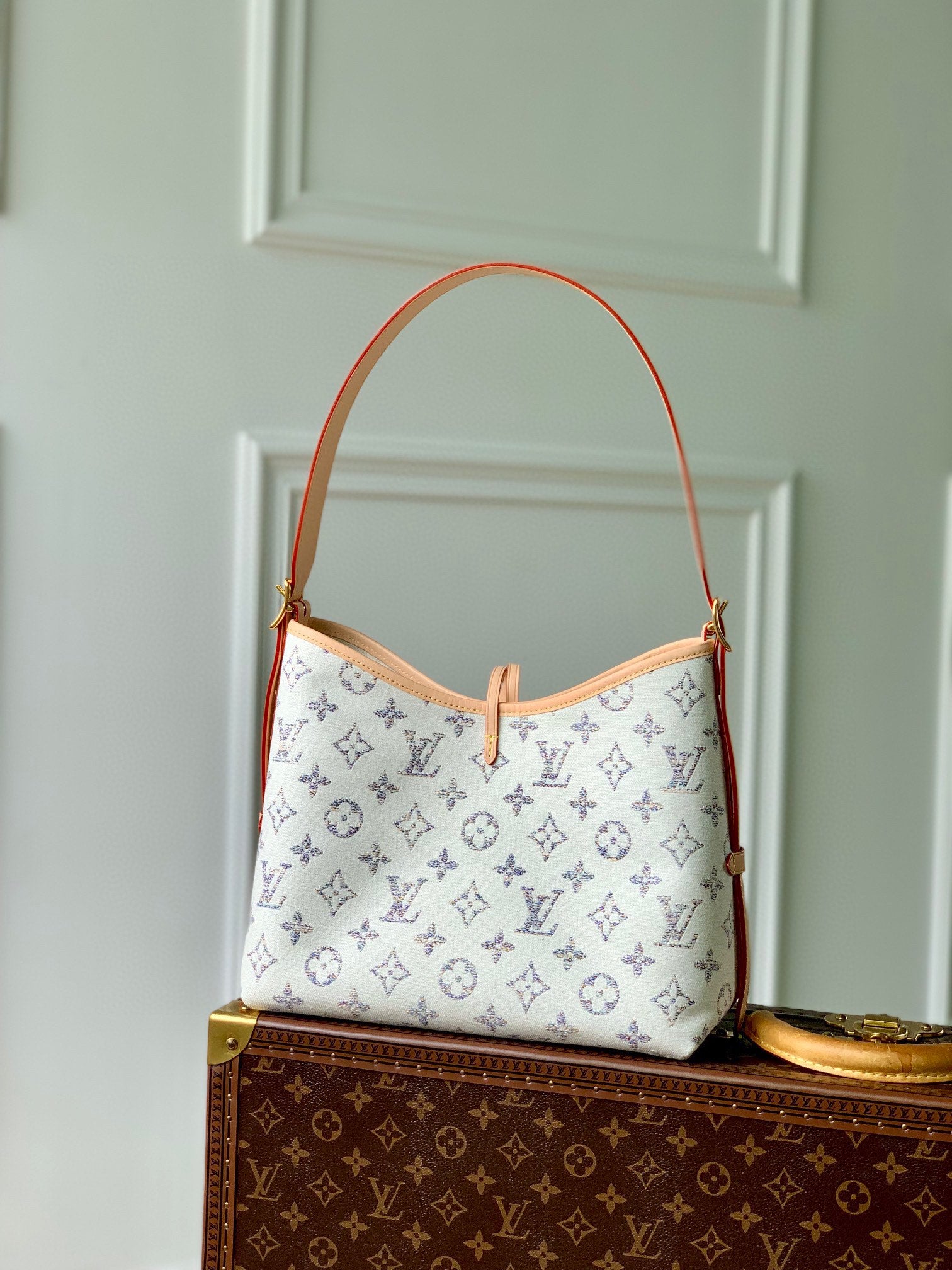 Louis Vuitton Carryall MM Monogram Canvas Handbag - Cream/Blue