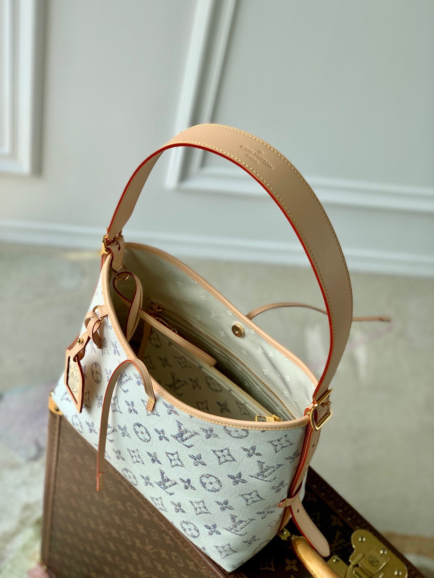Louis Vuitton Carryall MM Monogram Canvas Handbag - Cream/Blue