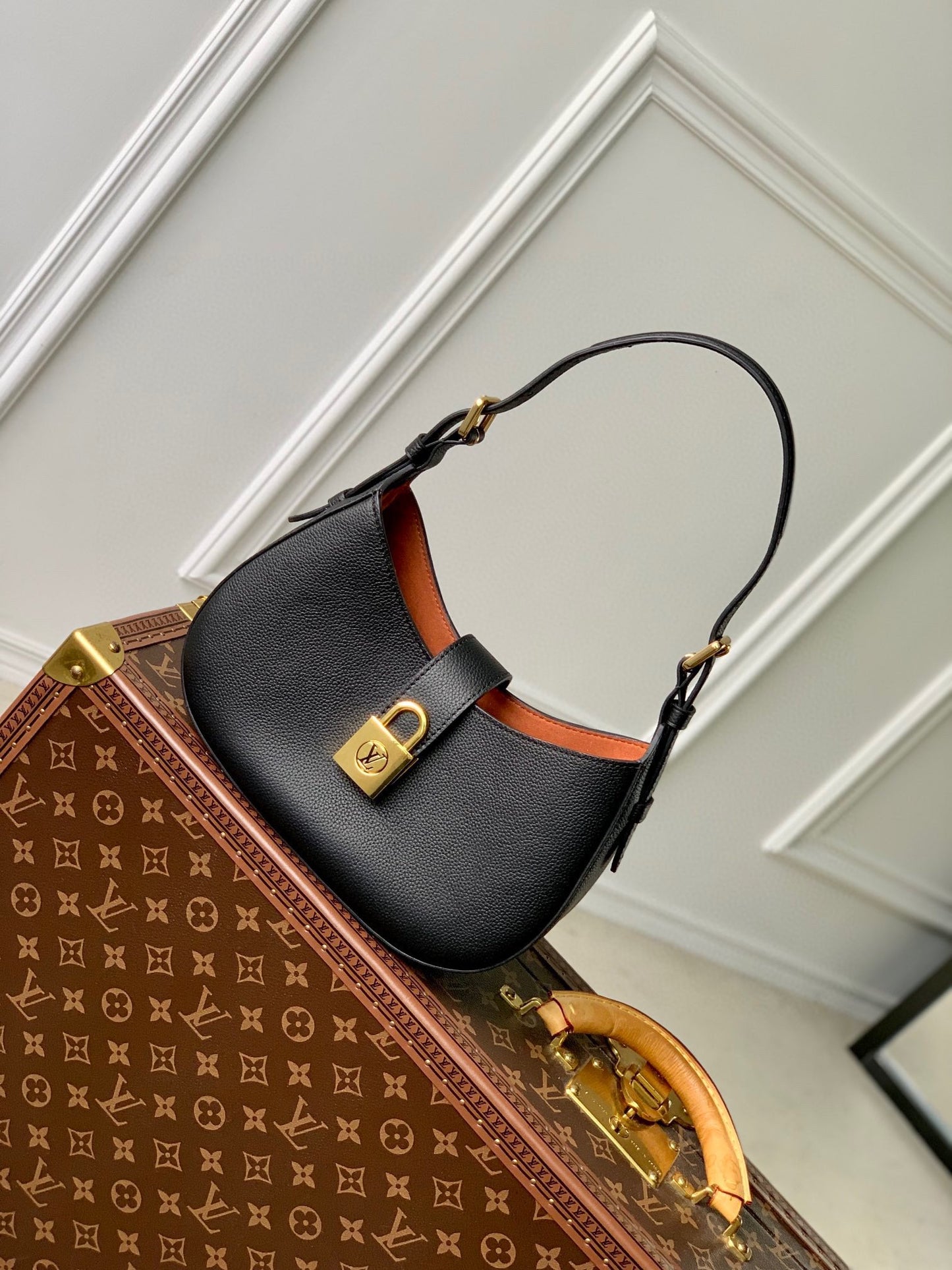 Louis Vuitton Monogram Empreinte Loop Handbag - Black Leather