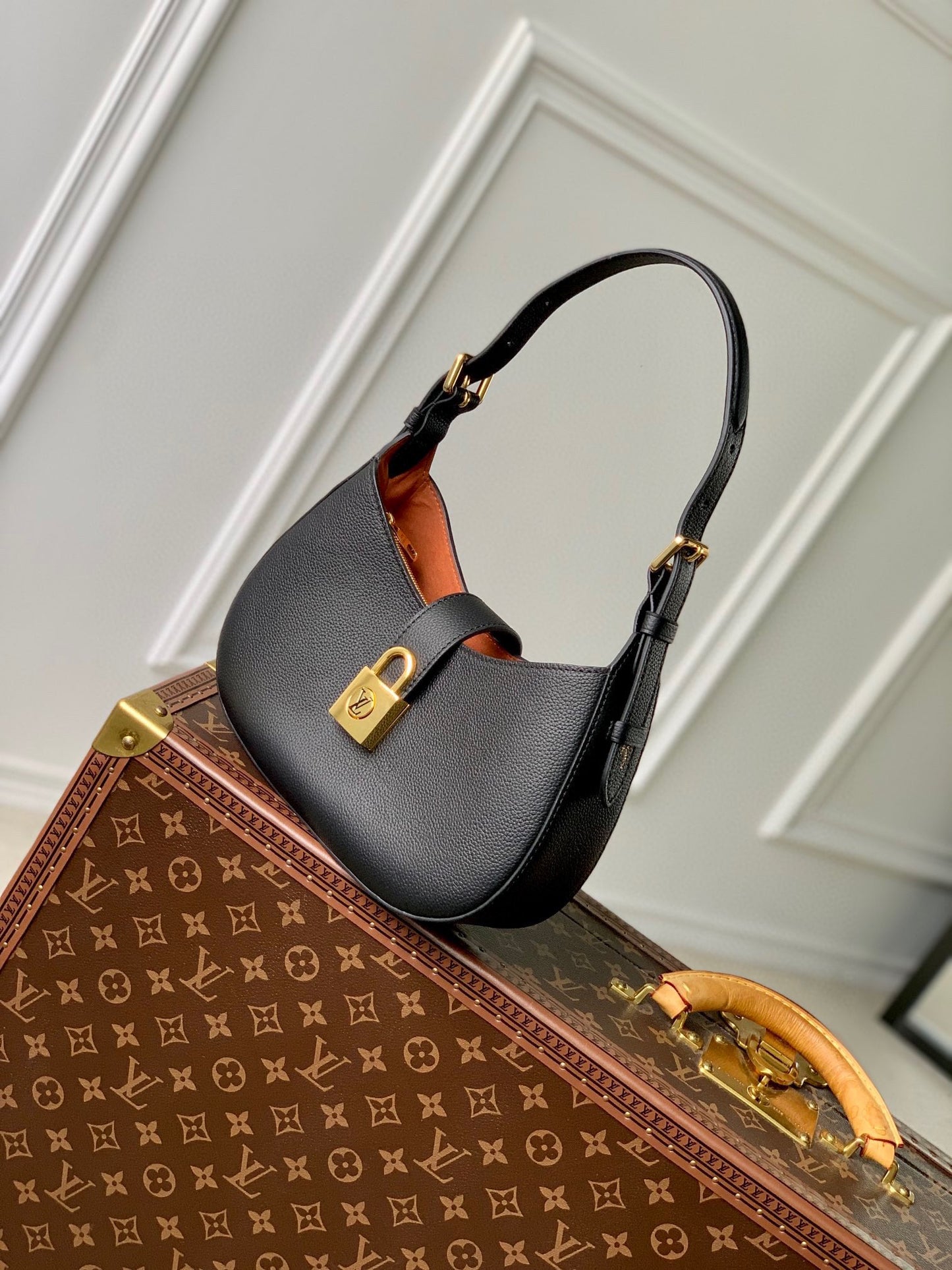 Louis Vuitton Monogram Empreinte Loop Handbag - Black Leather
