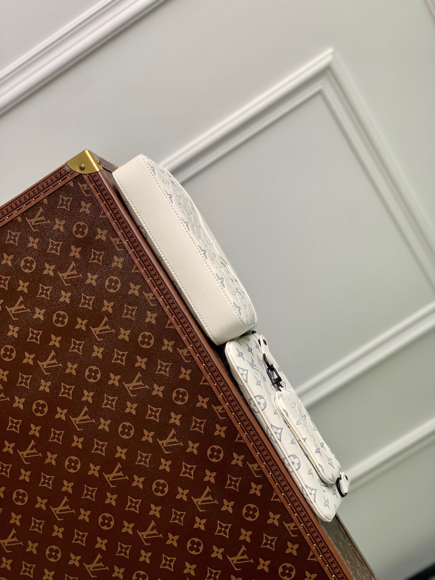 Louis Vuitton Trio Messenger Monogram Bag - White/Grey