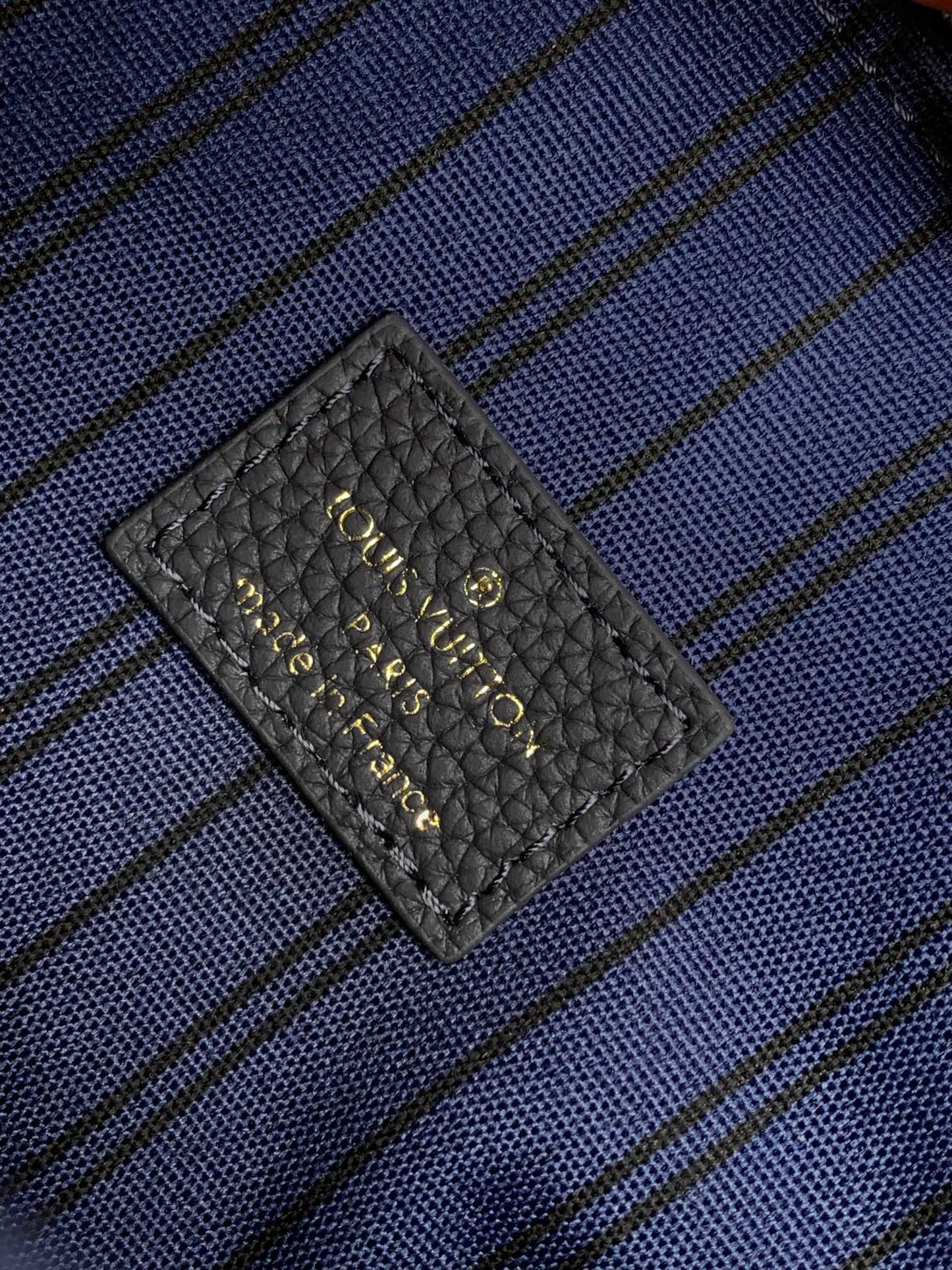 Louis Vuitton Pochette Métis Monogram Empreinte Leather Crossbody Bag - Navy Blue