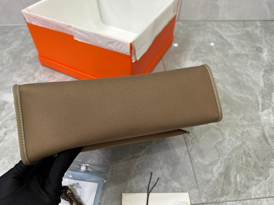 Hermès Herbag Zip 31 Canvas and Leather Handbag - Etoupe &amp; Tan