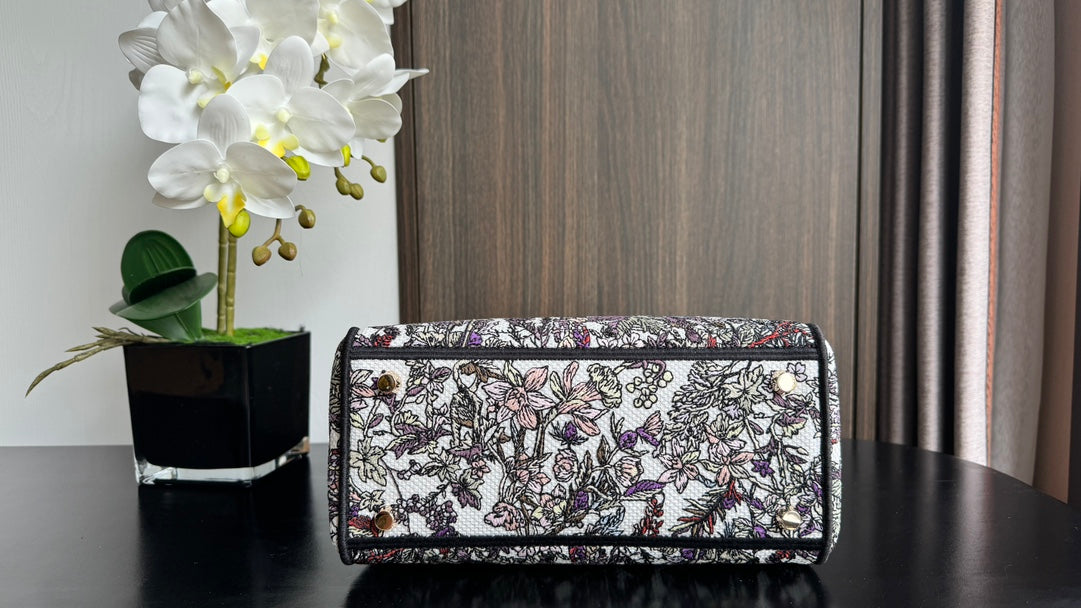 Christian Dior Medium Lady D-Lite Bag - Grey Toile de Jouy Reverse Embroidery
