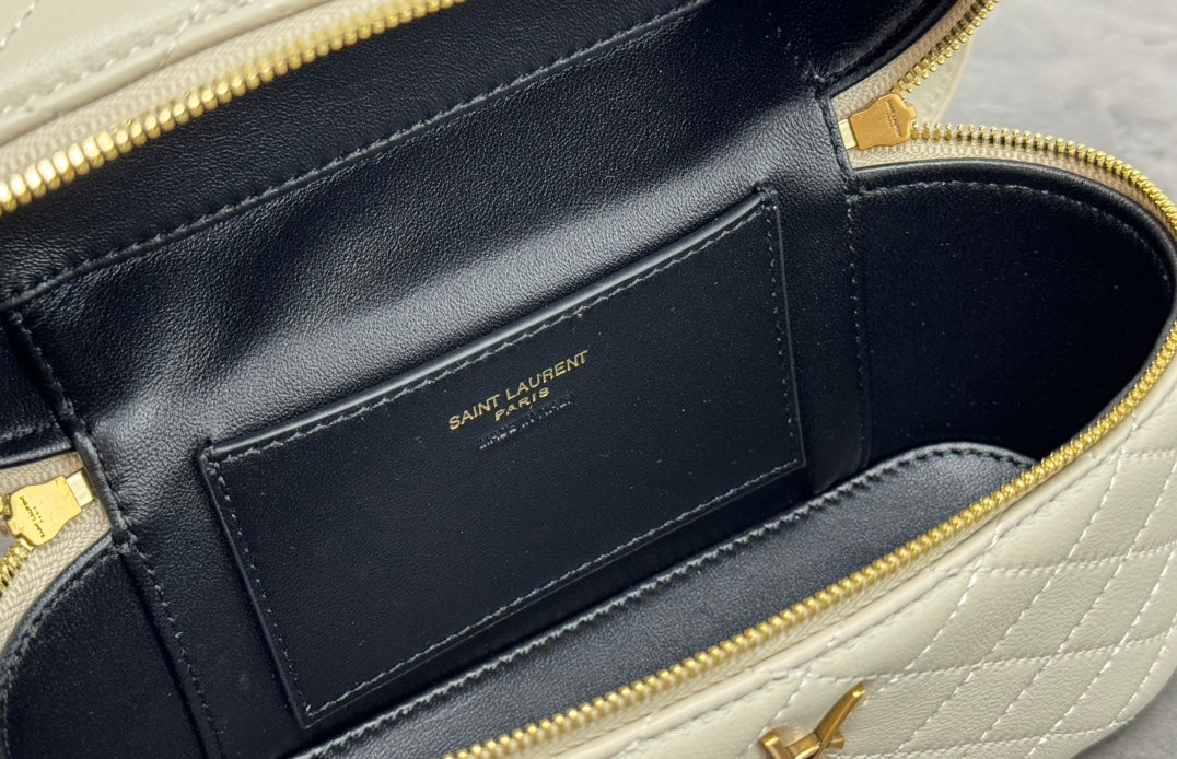 Saint Laurent 80's Vanity Bag in Quilted Lambskin - Cream