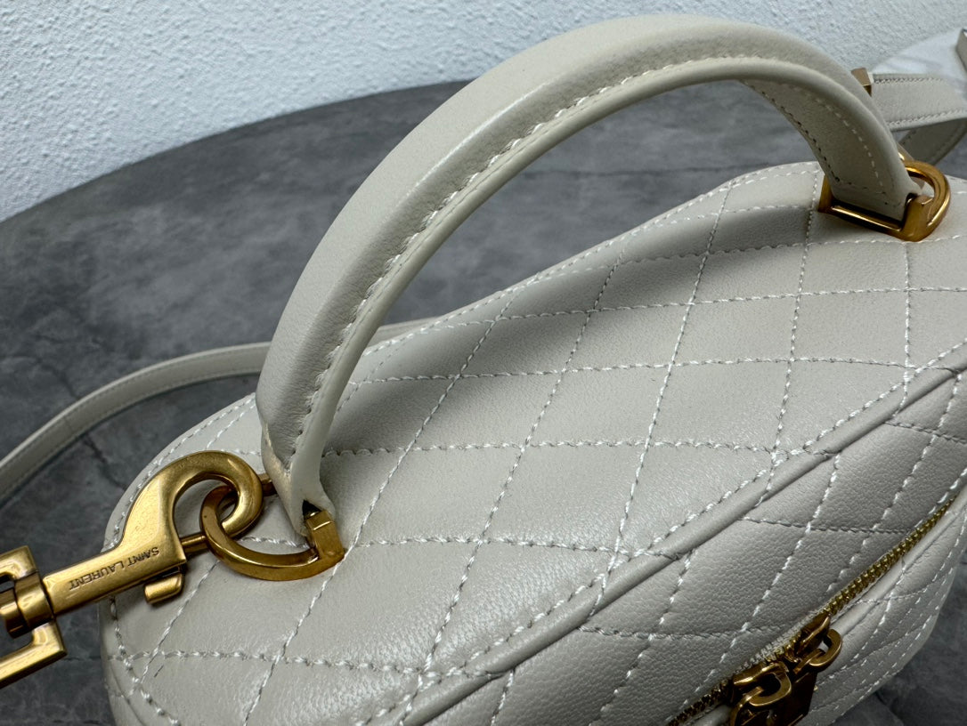 Saint Laurent 80's Vanity Bag in Quilted Lambskin - Cream
