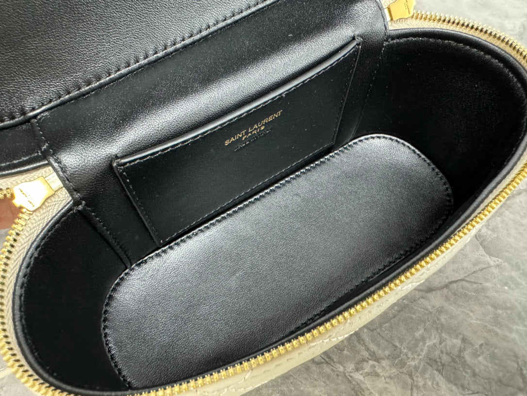 Saint Laurent 80's Vanity Bag in Quilted Lambskin - Cream