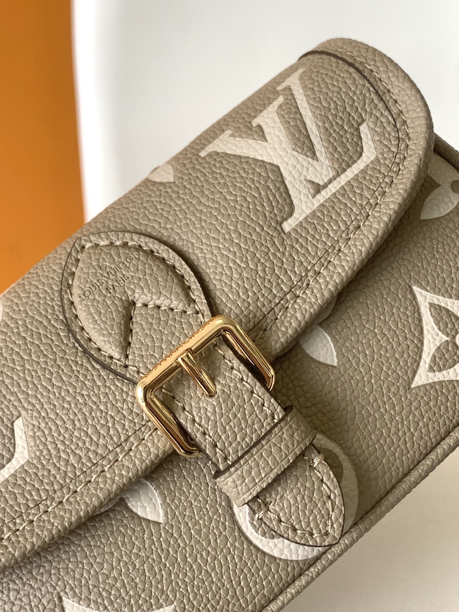 Louis Vuitton Diane Monogram Empreinte Leather Shoulder Bag - Tourterelle / Crème