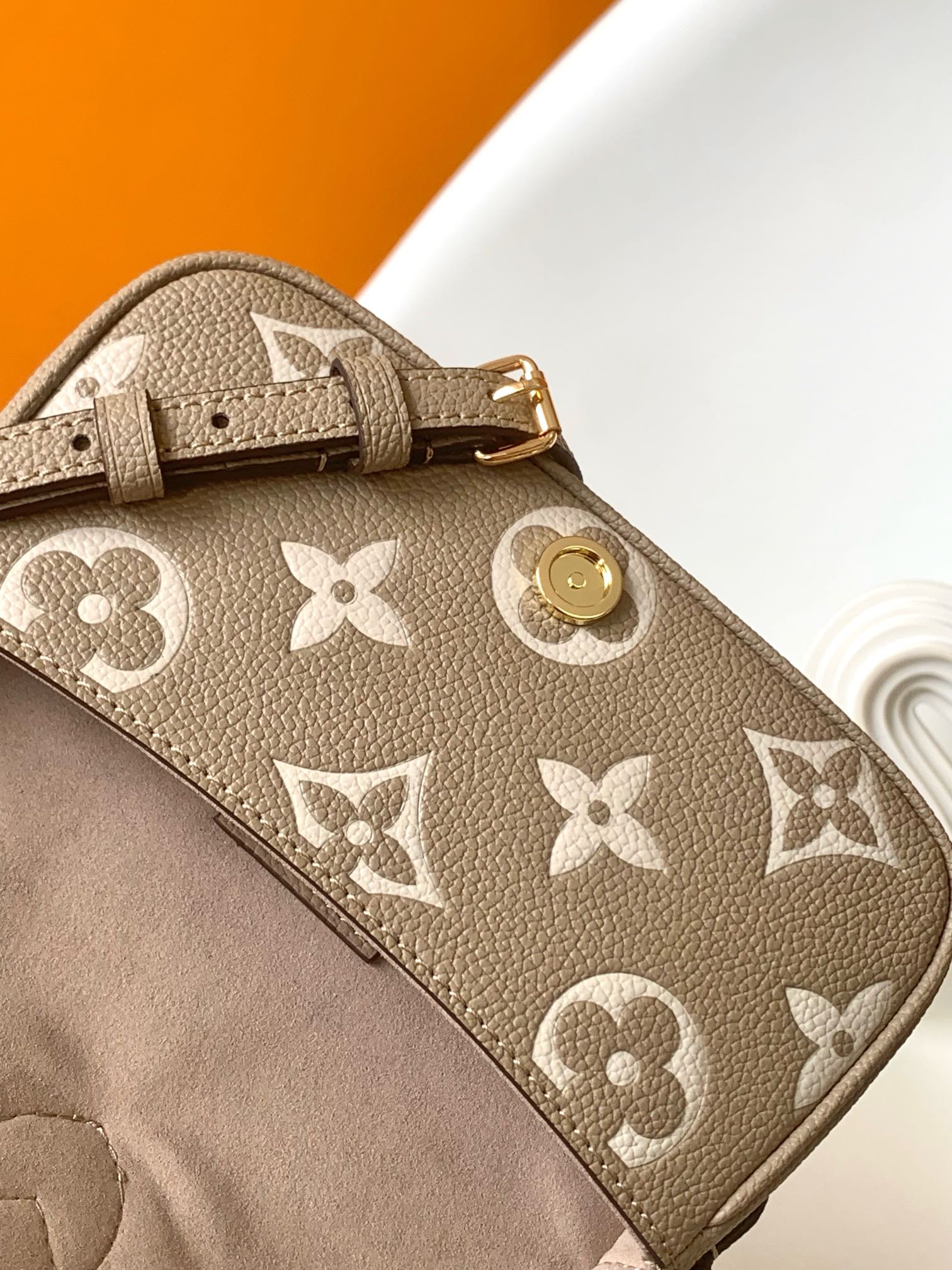 Louis Vuitton Diane Monogram Empreinte Leather Shoulder Bag - Tourterelle / Crème