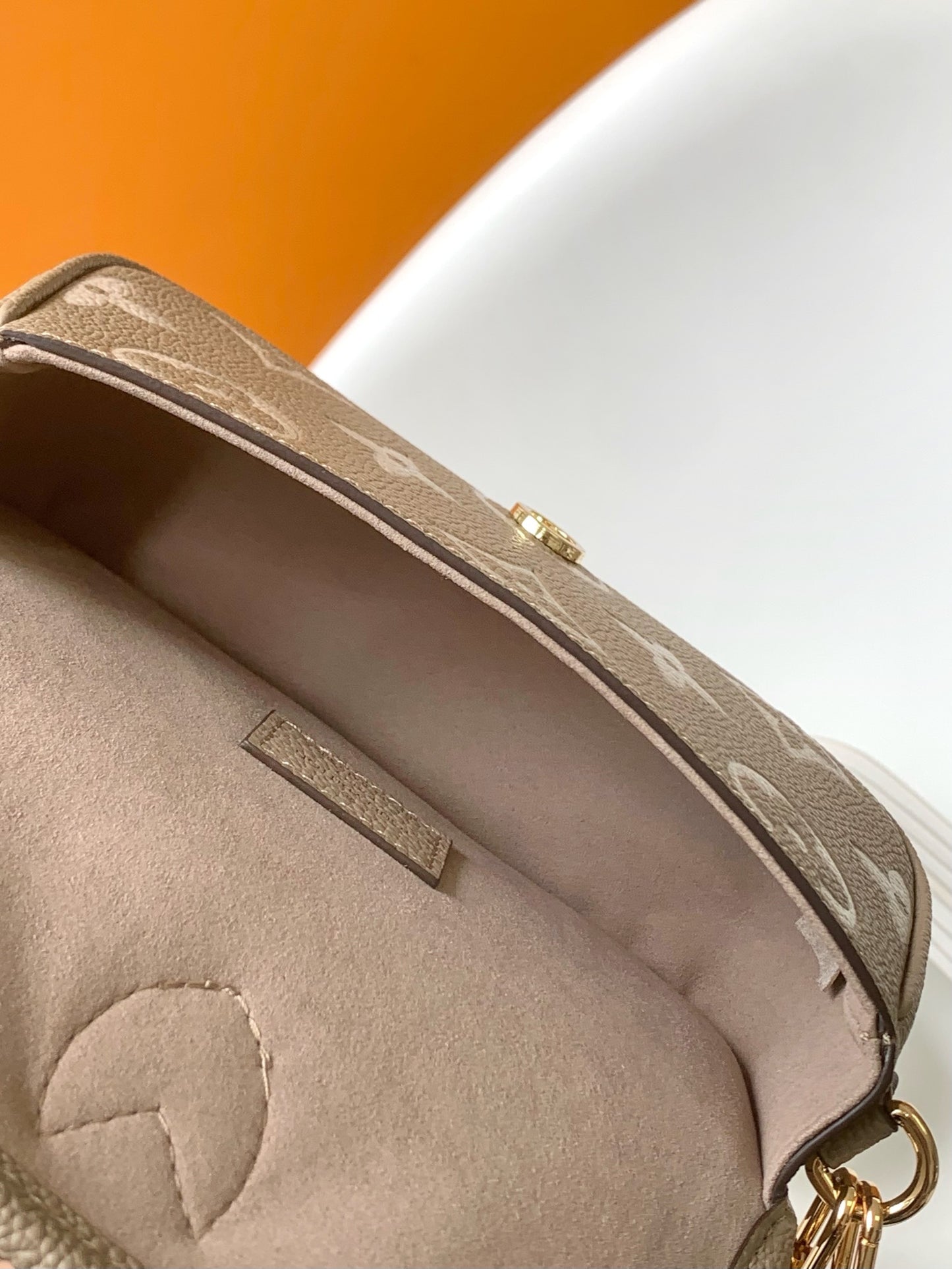 Louis Vuitton Diane Monogram Empreinte Leather Shoulder Bag - Tourterelle / Crème