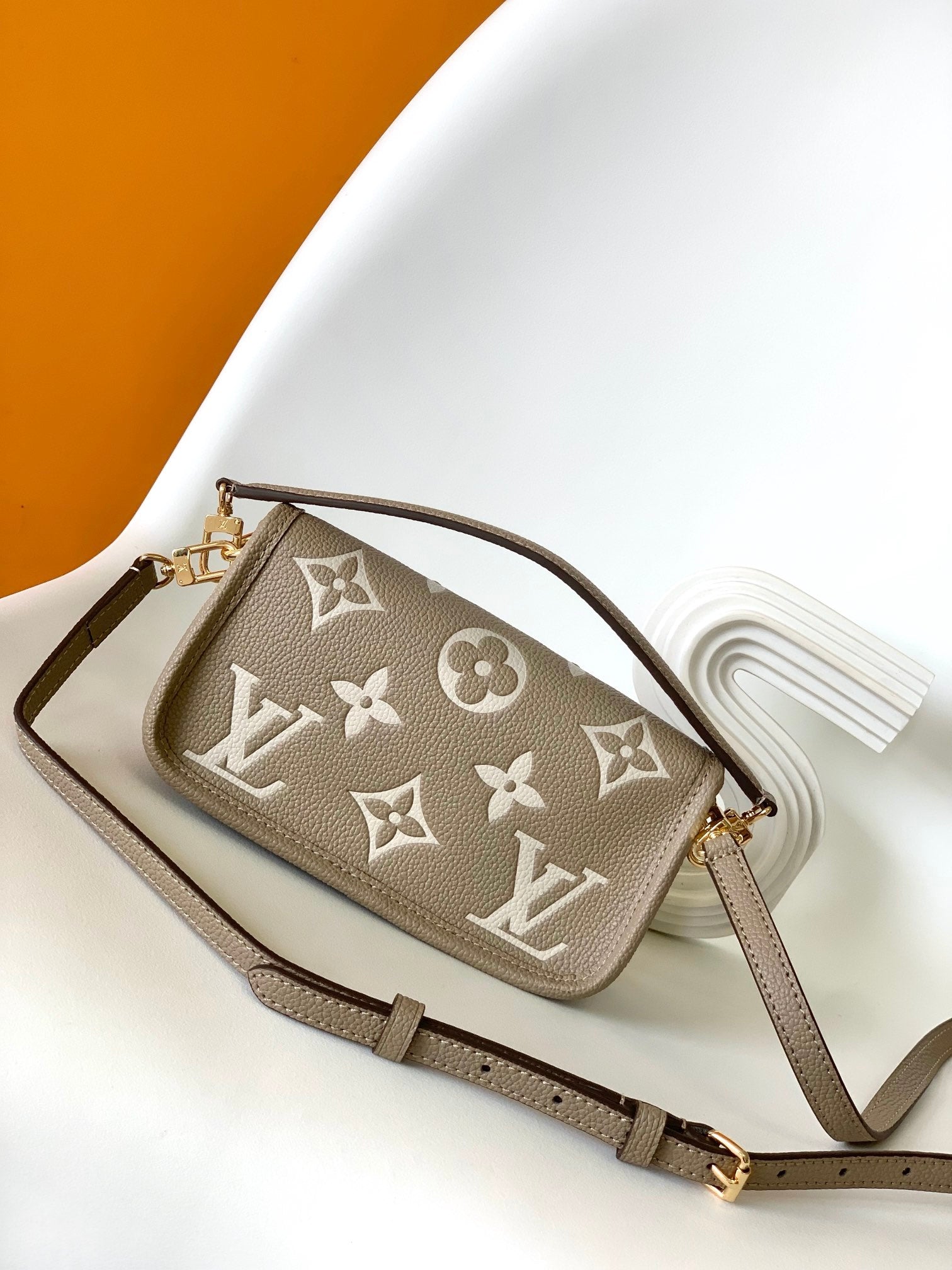 Louis Vuitton Diane Monogram Empreinte Leather Shoulder Bag - Tourterelle / Crème