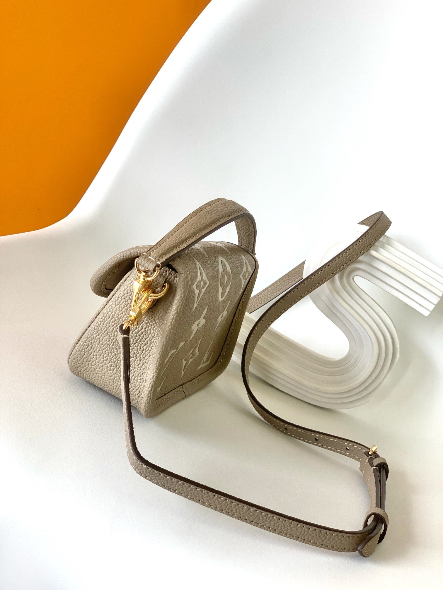 Louis Vuitton Diane Monogram Empreinte Leather Shoulder Bag - Tourterelle / Crème
