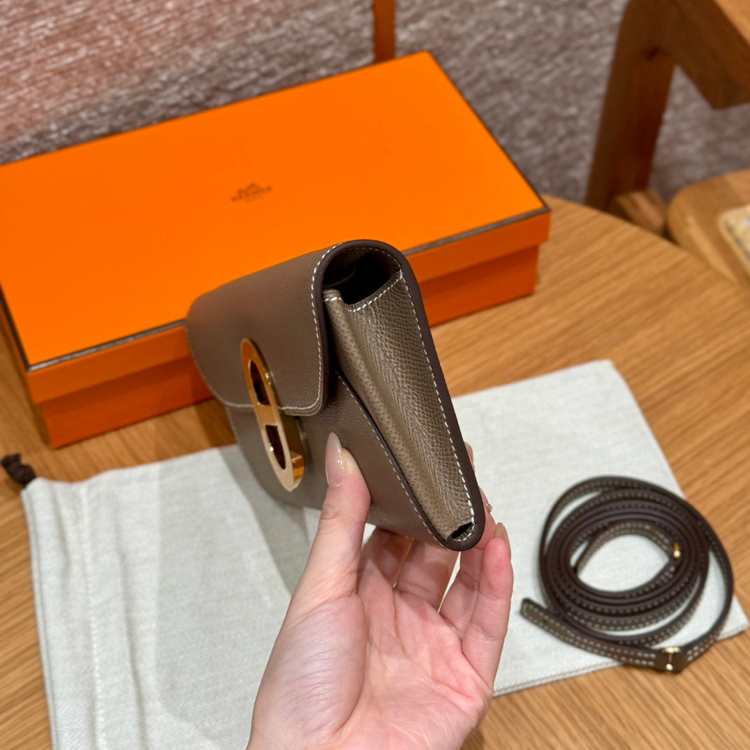 Hermès In-the-Loop Clutch Bag - Etoupe Leather with Gold Hardware