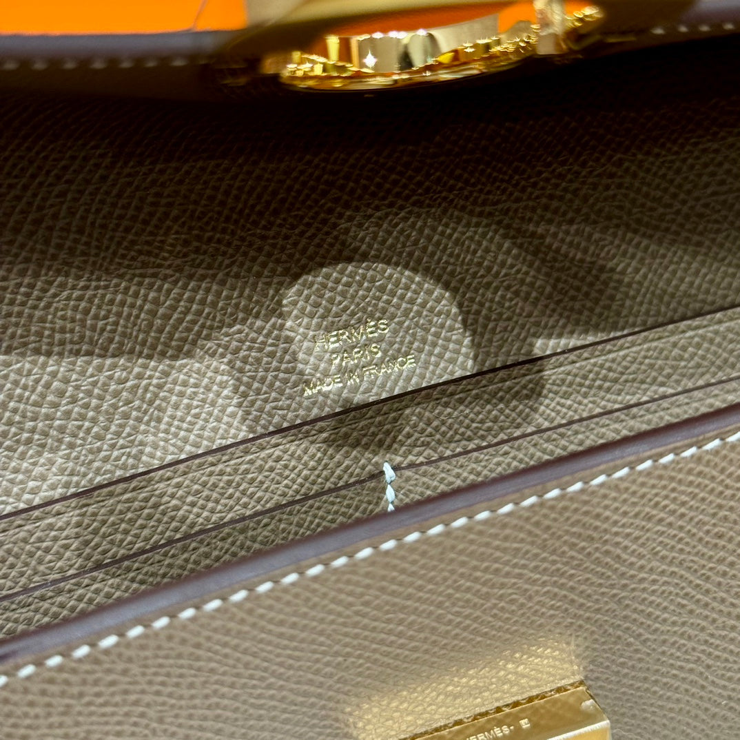 Hermès Geta Bag Epsom Leather Etoupe with Gold Hardware
