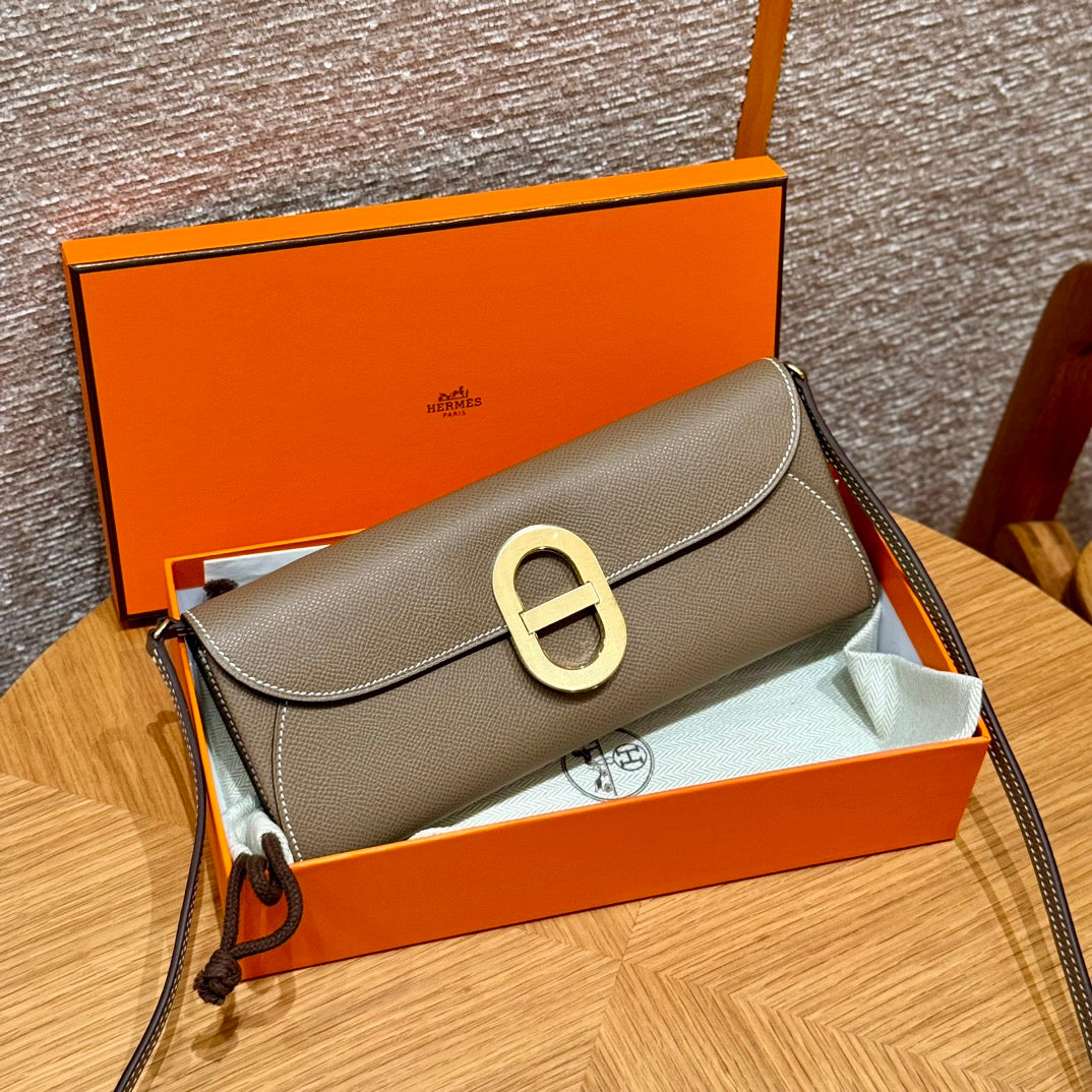 Hermès Geta Bag Epsom Leather Etoupe with Gold Hardware