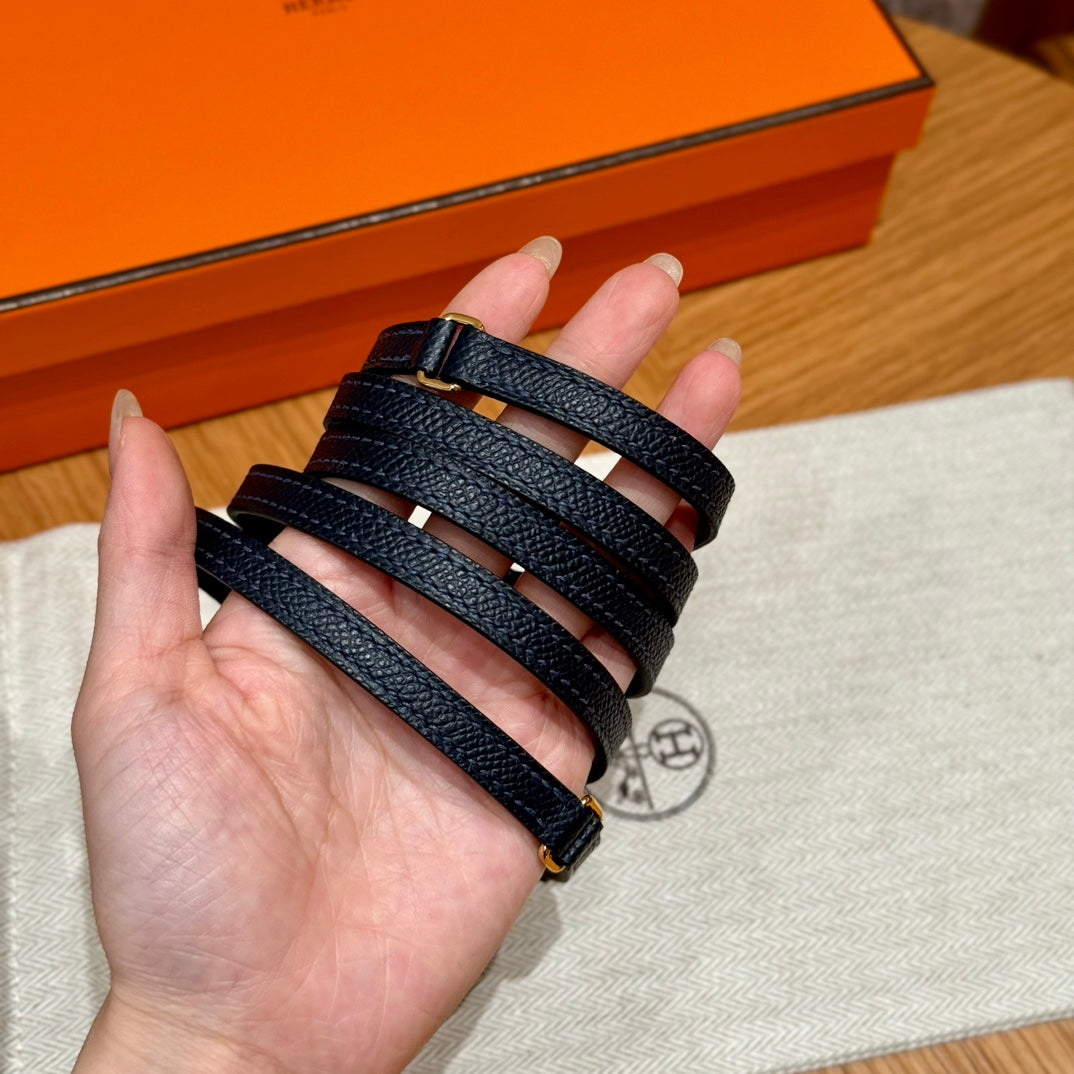 Hermès Kelly To Go Wallet - Black Epsom Leather with Gold Hardware