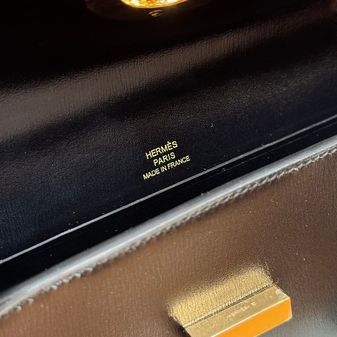 Hermès Kelly To Go Wallet - Black Epsom Leather with Gold Hardware