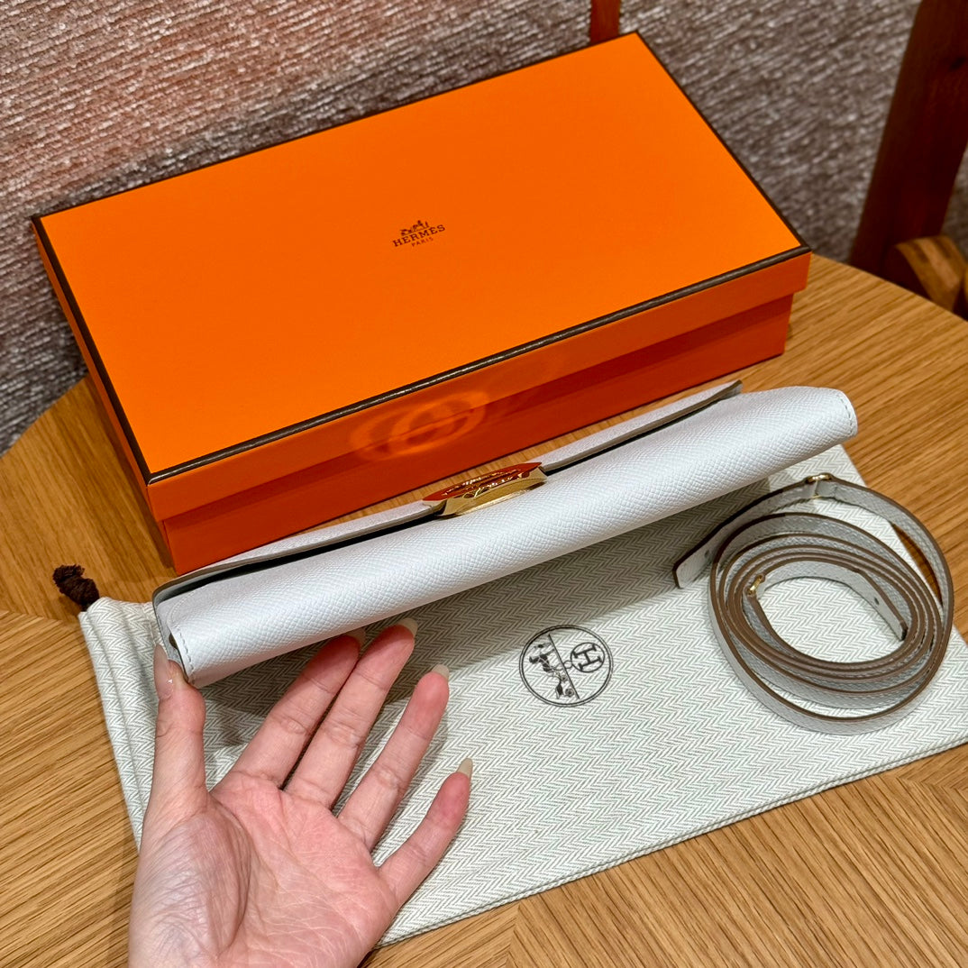 Hermès White Leather Clutch Bag with Gold-Tone Hardware and Detachable Strap