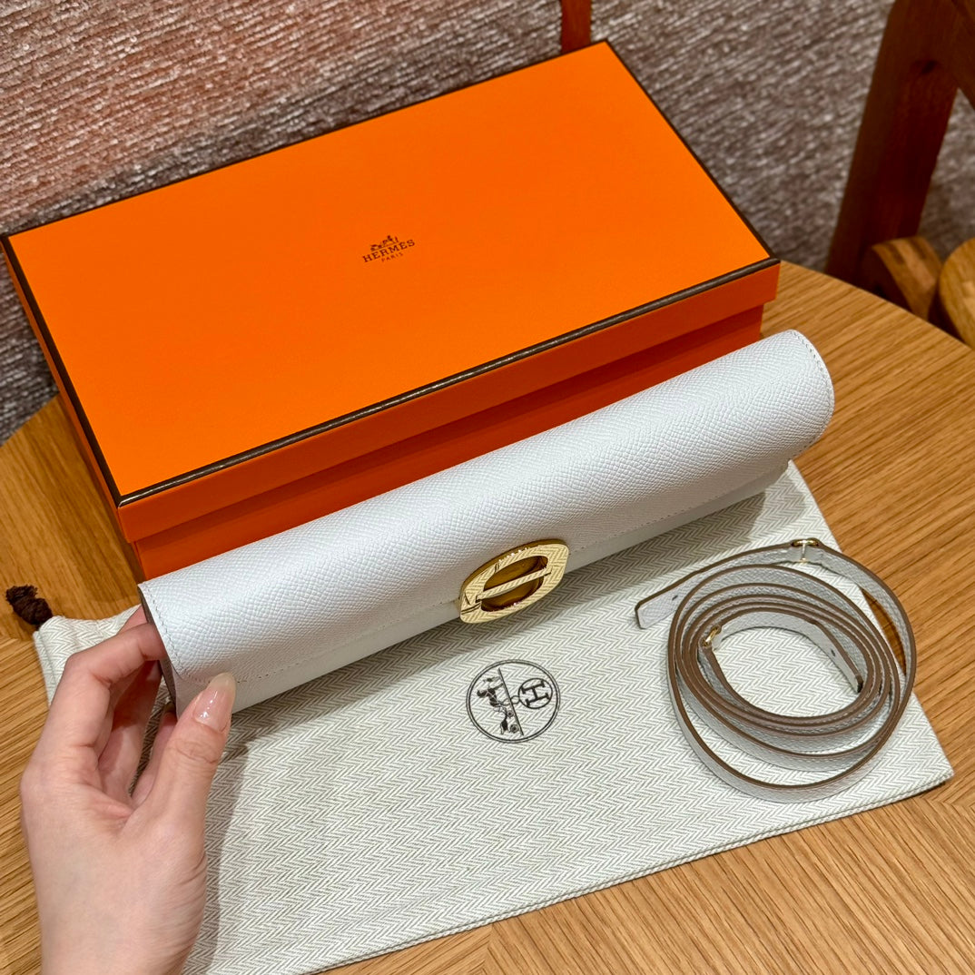 Hermès White Leather Clutch Bag with Gold-Tone Hardware and Detachable Strap