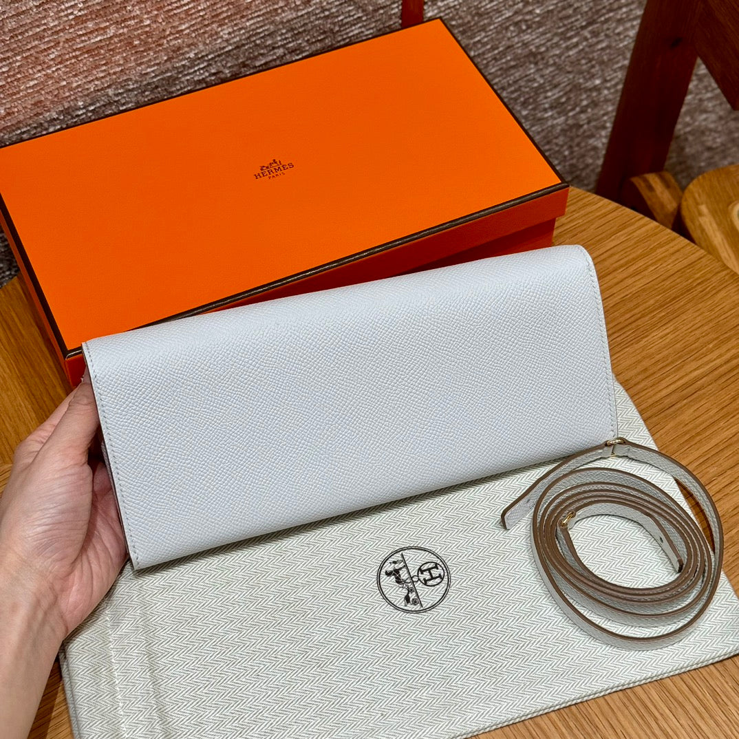 Hermès White Leather Clutch Bag with Gold-Tone Hardware and Detachable Strap