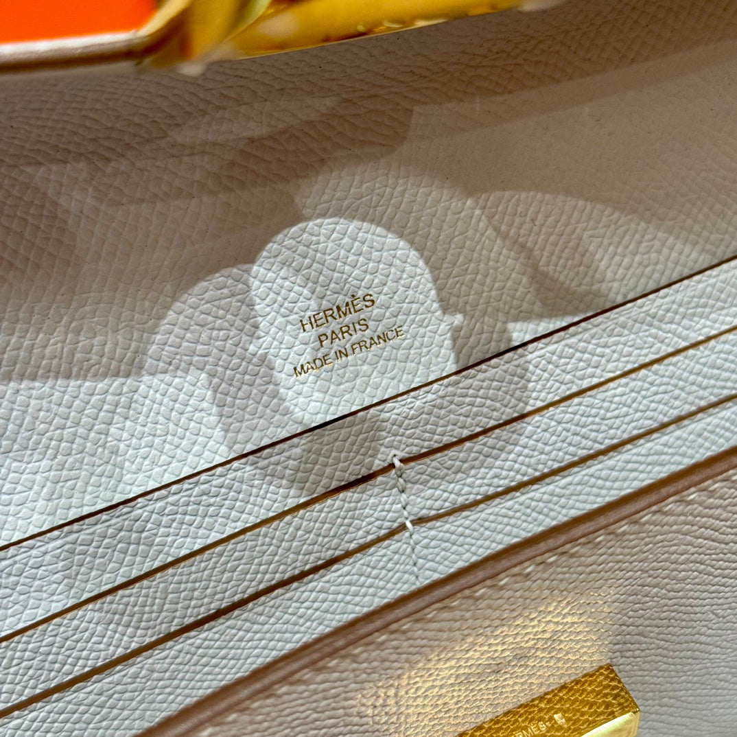 Hermès Geta Bag in White Epsom Leather with Gold Hardware
