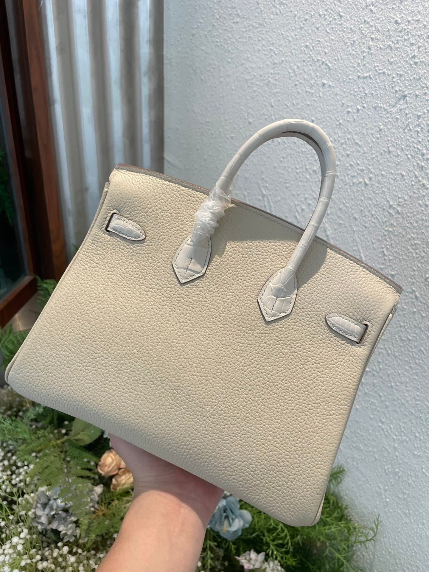 Women's Luxury Cream Leather Top-Handle Handbag with Exotic Embossed Detail