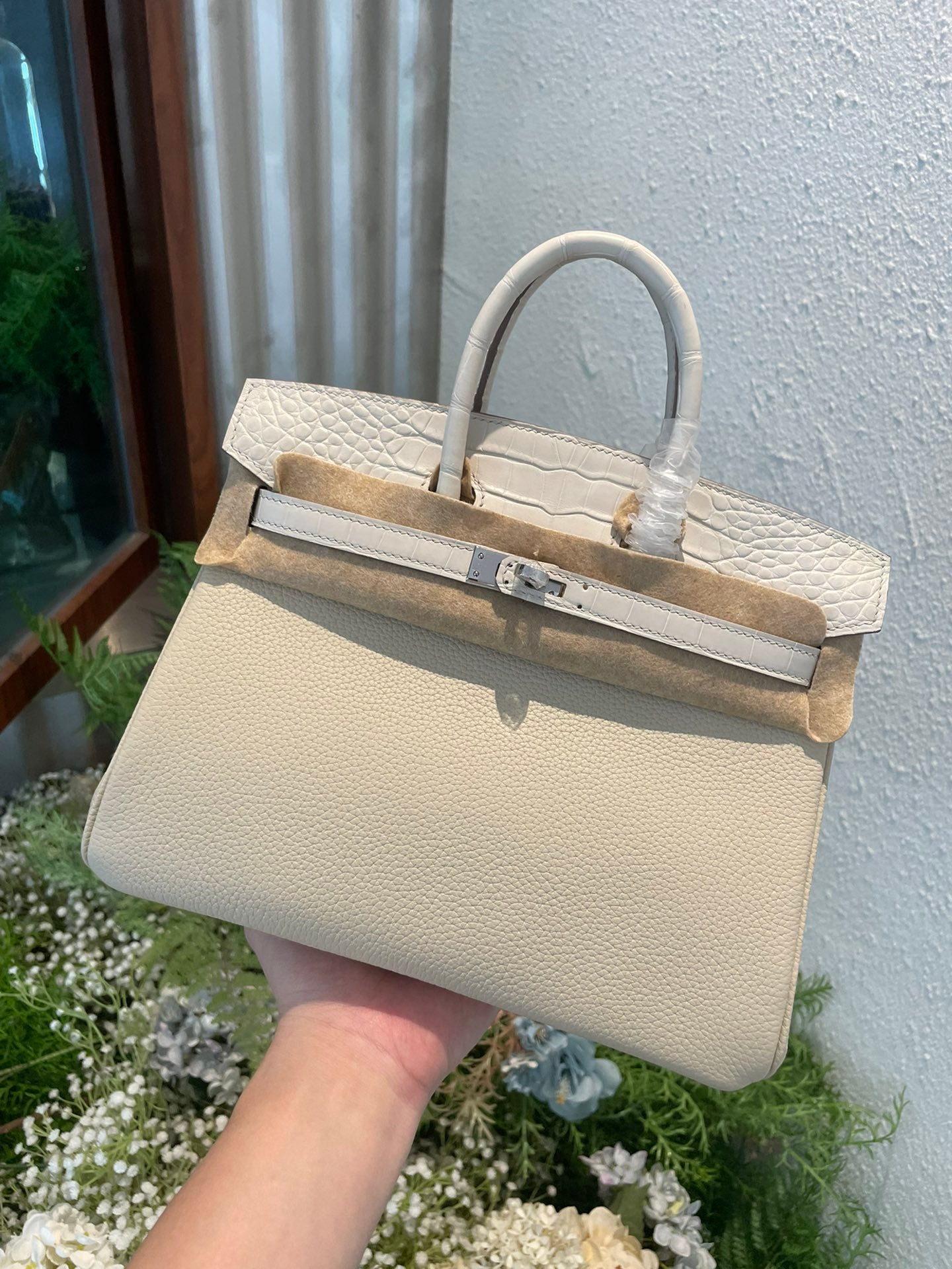 Women's Luxury Cream Leather Top-Handle Handbag with Exotic Embossed Detail