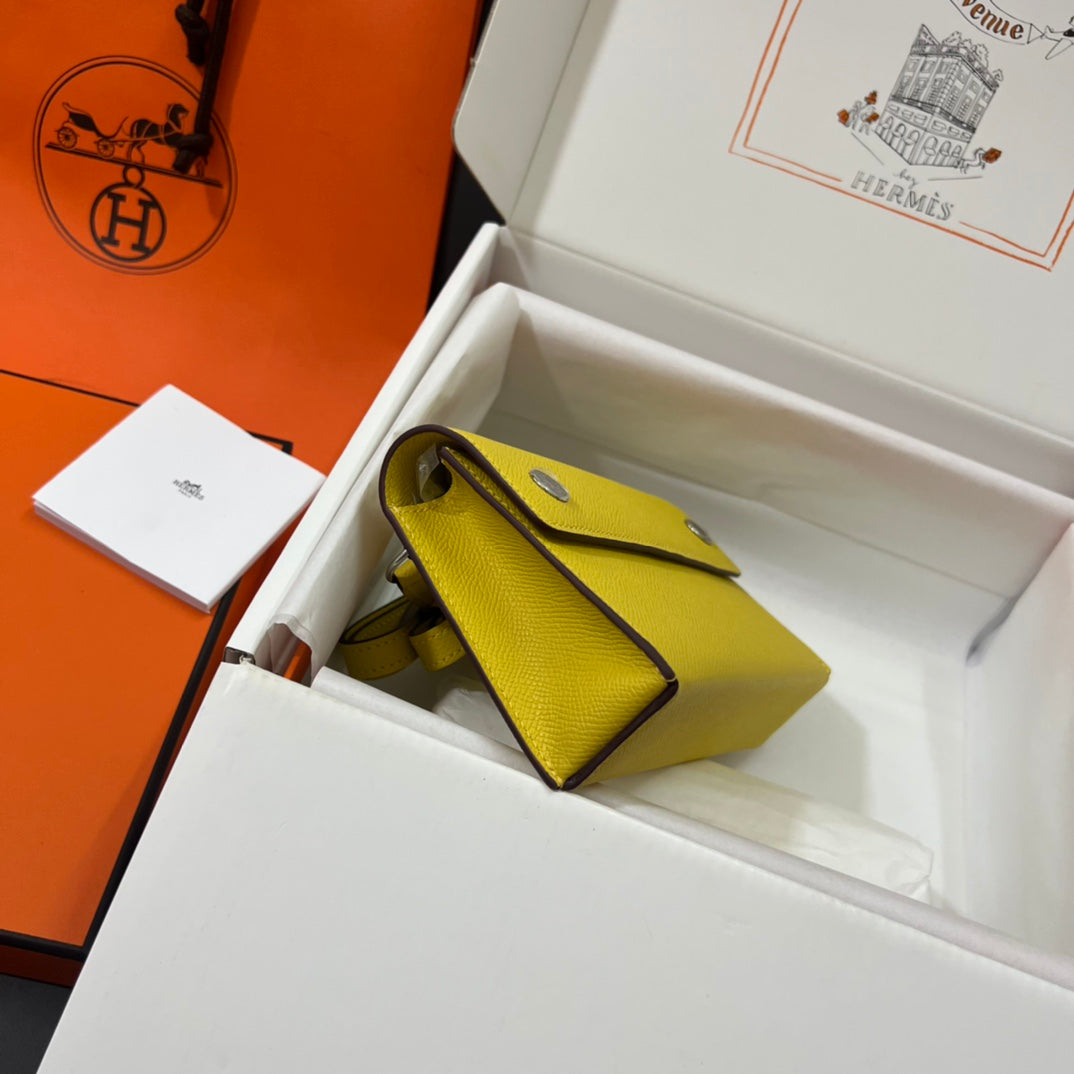 Hermès Kelly To Go Wallet - Lime Epsom Leather with Silver Hardware