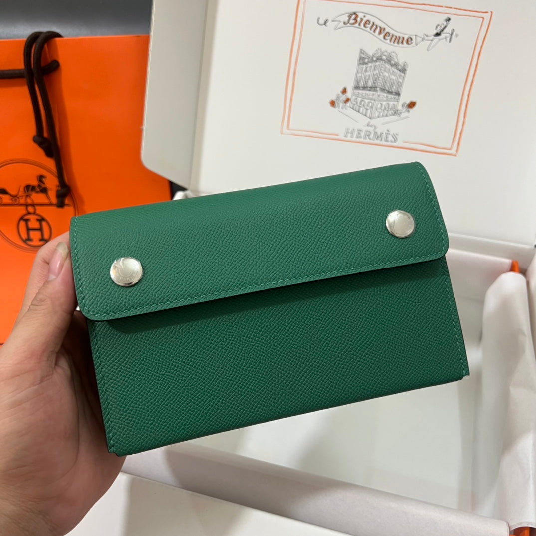Hermès Small Green Leather Crossbody Bag with Detachable Strap - Authentic Luxury Designer Pouch