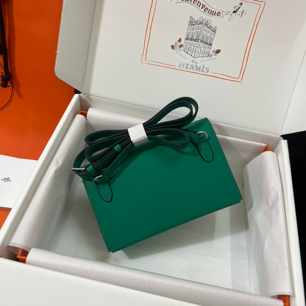 Hermès Mini Convoyeur Green Leather Crossbody Bag with Palladium Hardware