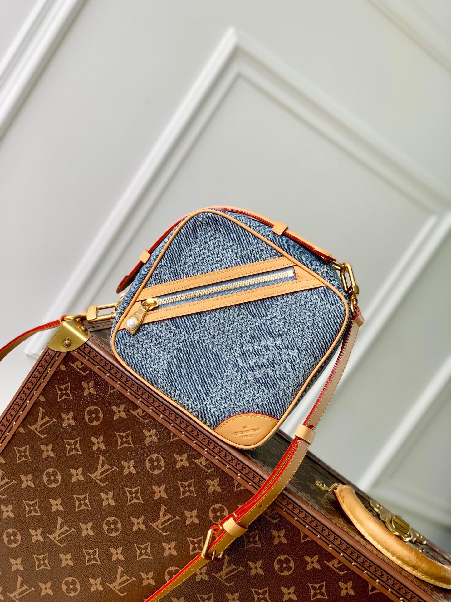 Luxury Blue Damier Denim Crossbody Camera Bag with Diagonal Zip Pocket