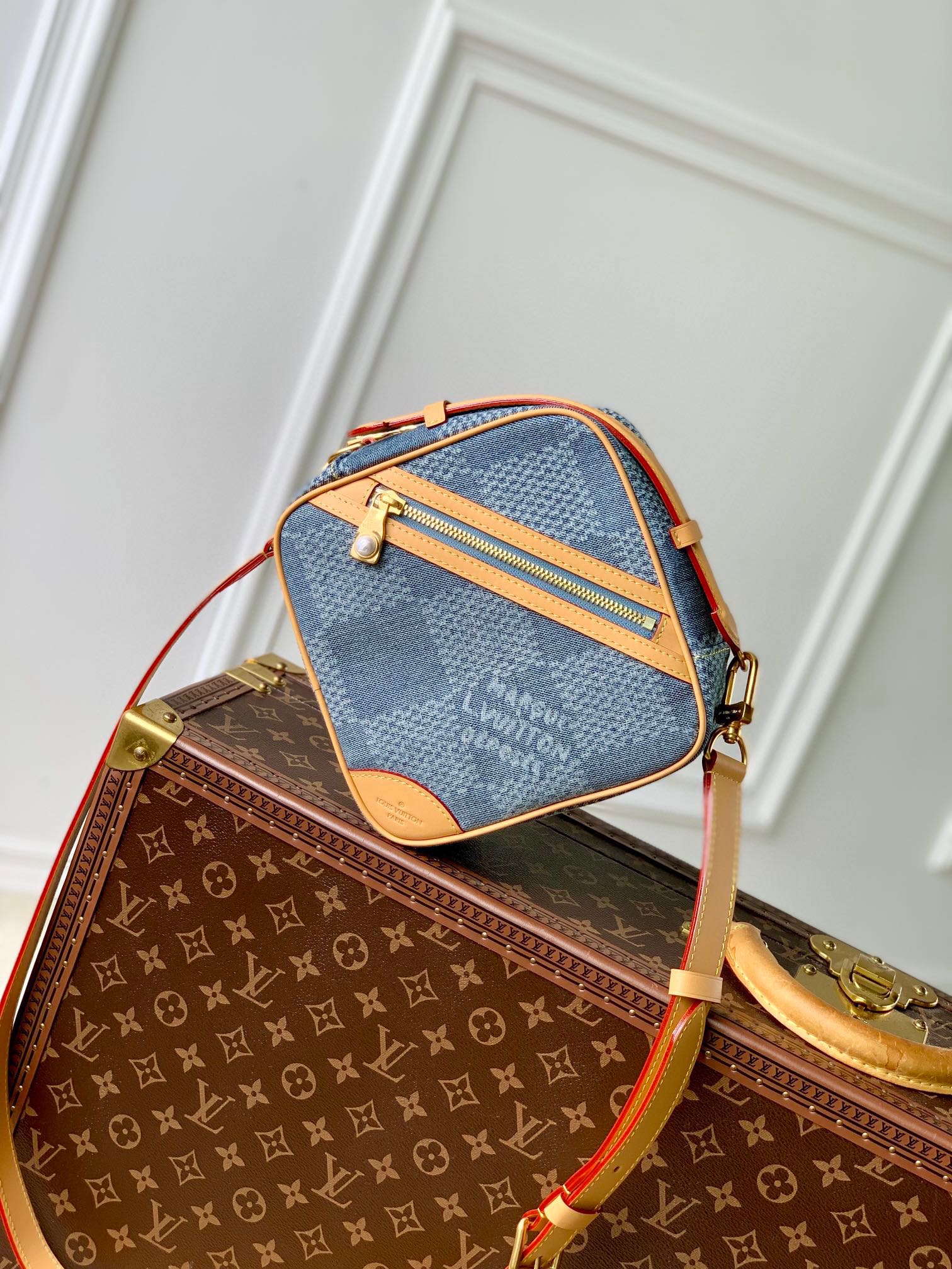 Luxury Blue Damier Denim Crossbody Camera Bag with Diagonal Zip Pocket