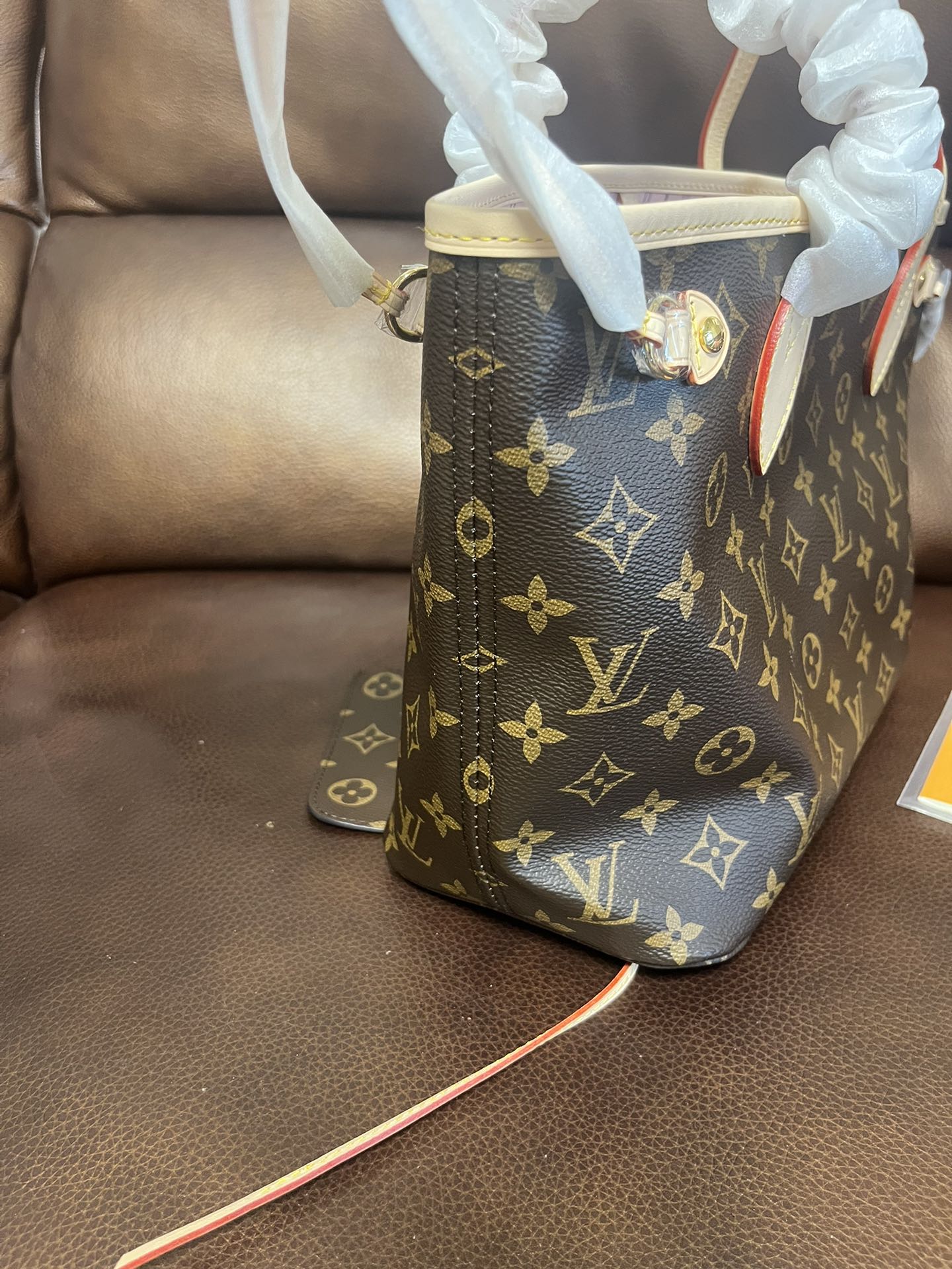 Louis Vuitton Monogram Neverfull MM Tote Bag with Pouch