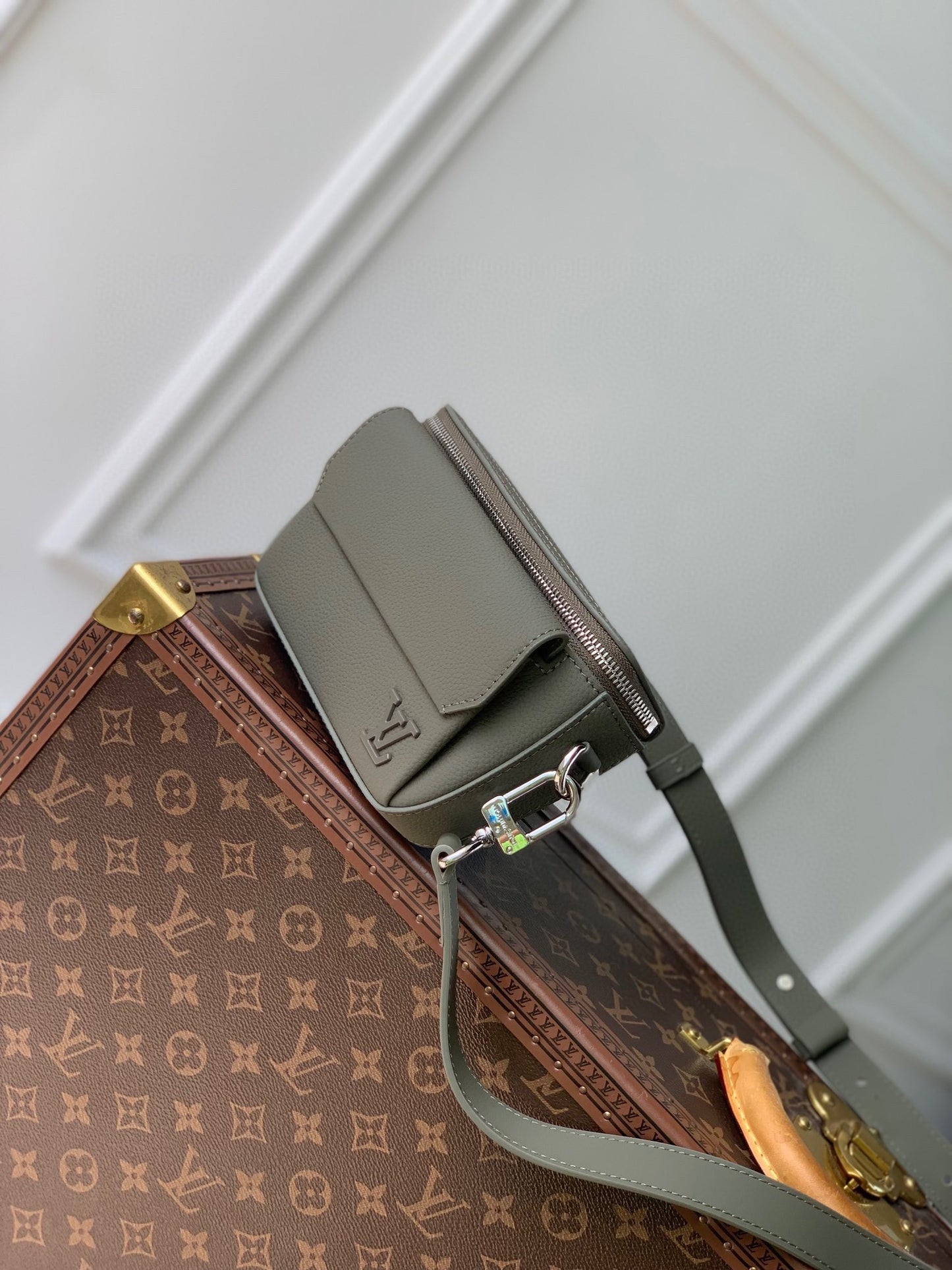 Louis Vuitton Fastline Messenger Bag - Khaki Aerogram Leather