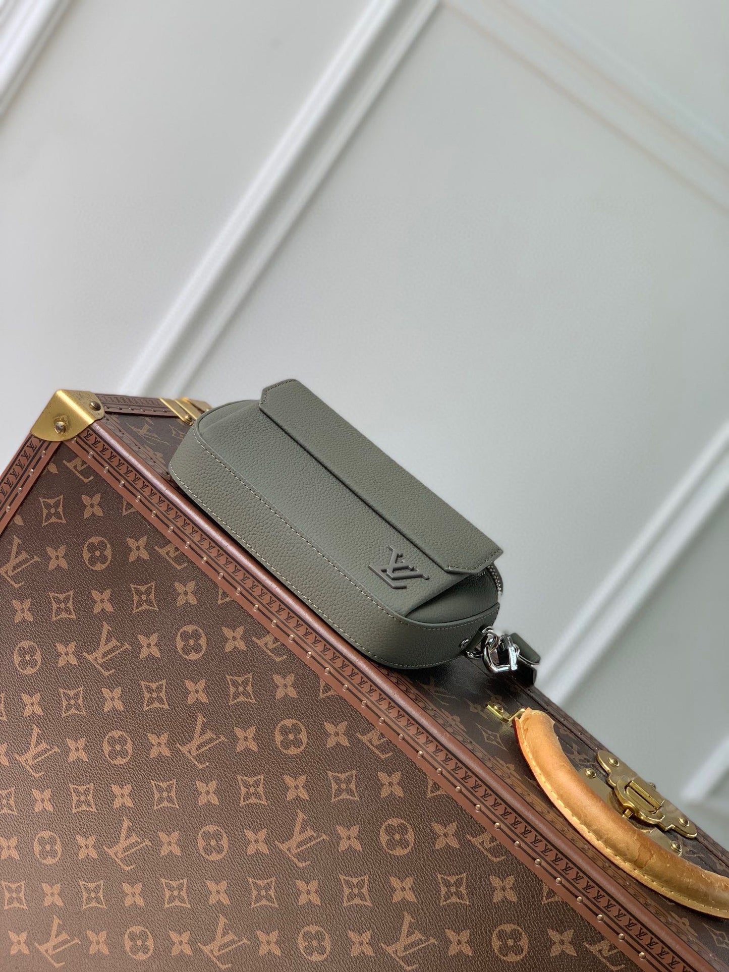 Louis Vuitton Fastline Messenger Bag - Khaki Aerogram Leather