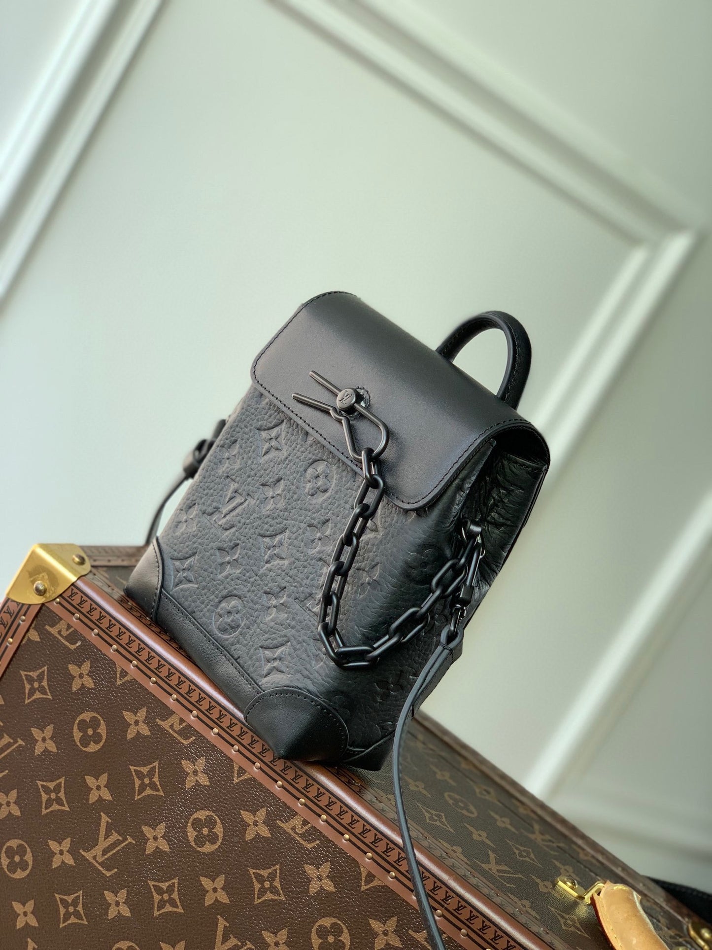 Louis Vuitton Steamer Wearable Wallet - Monogram Taurillon Leather - Matte Black