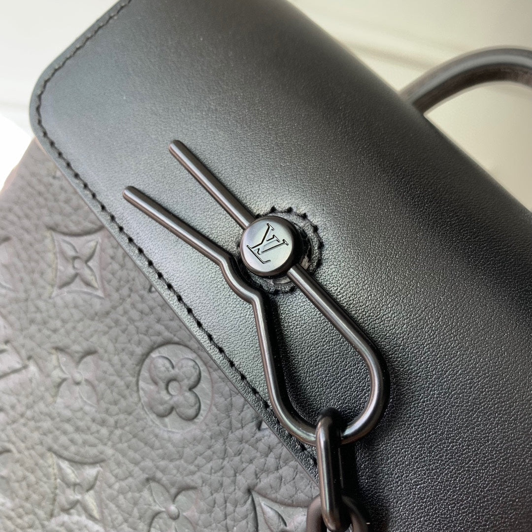 Louis Vuitton Steamer Wearable Wallet - Monogram Taurillon Leather - Matte Black