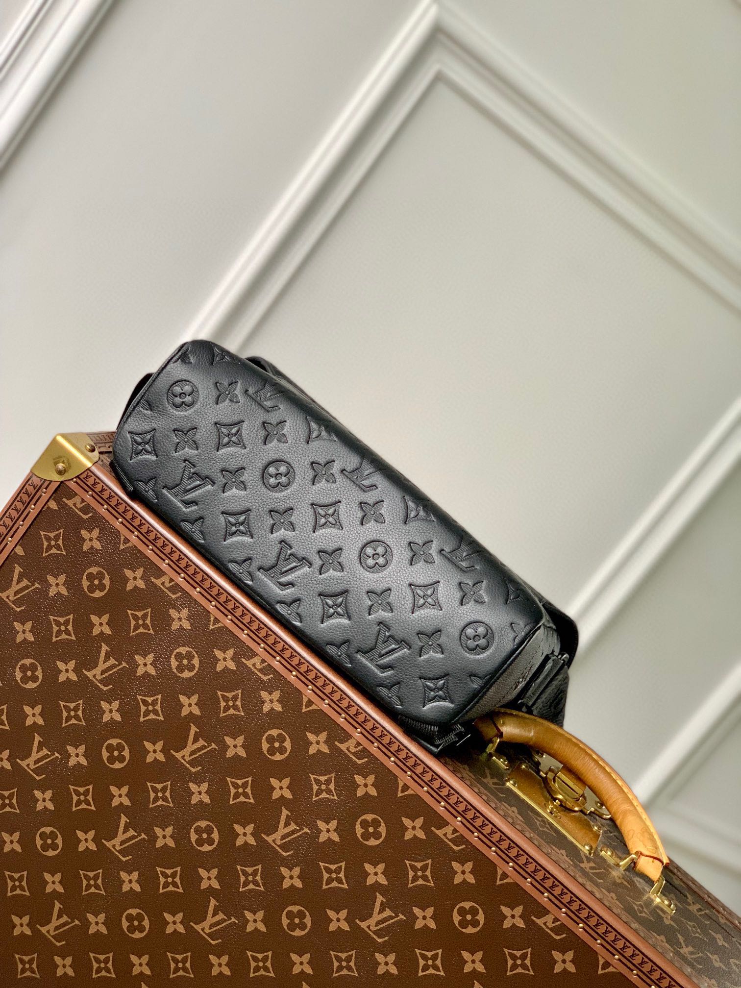 Louis Vuitton Messenger Bag - Monogram Shadow Leather - Black Crossbody