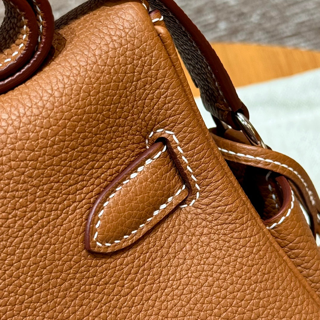 Luxury Tan Leather Messenger Bag - Classic Flap Design with Silver Hardware