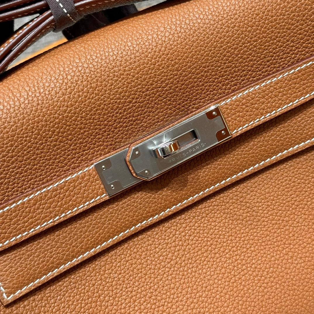 Luxury Tan Leather Messenger Bag - Classic Flap Design with Silver Hardware
