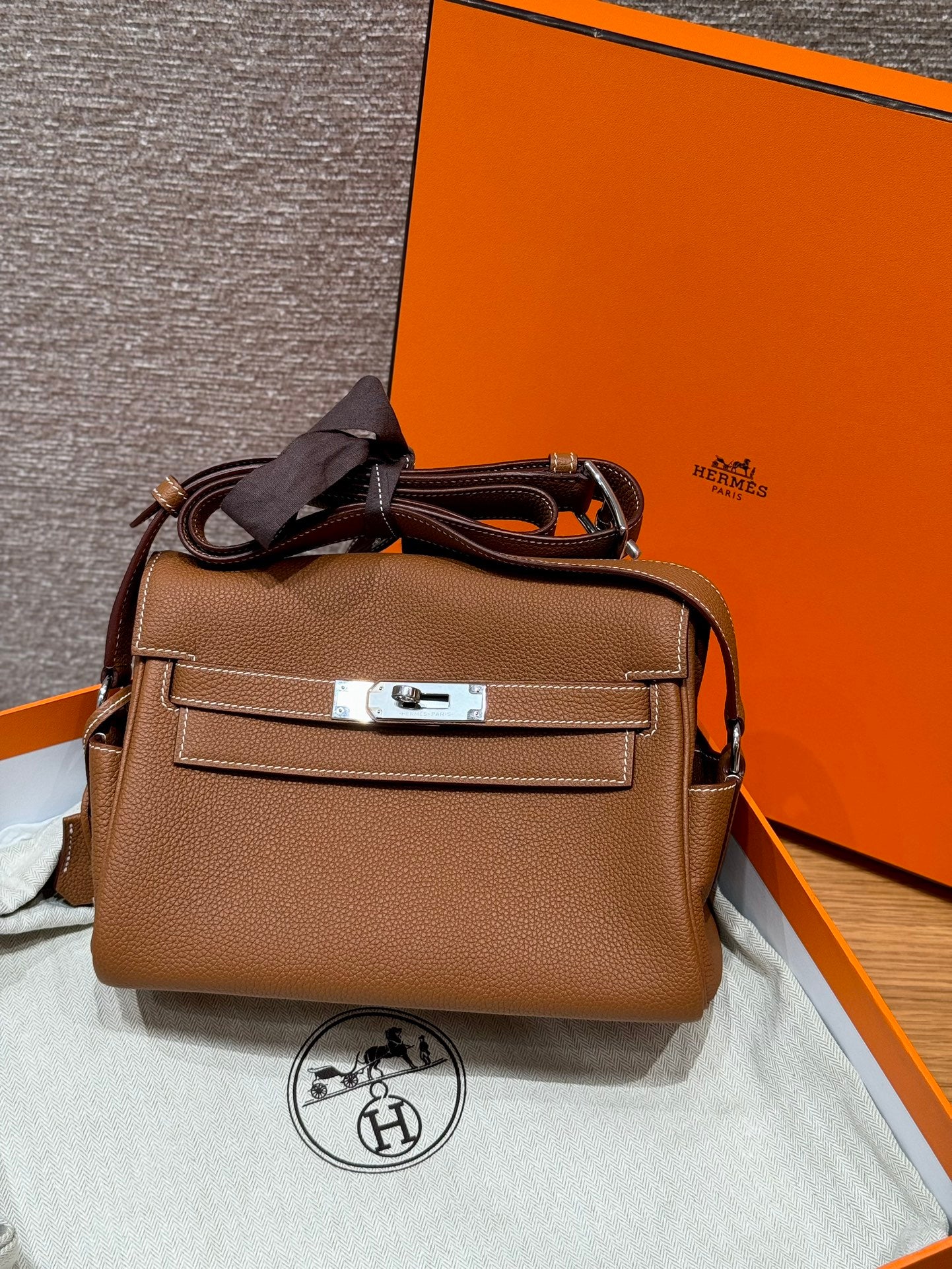 Hermès Kelly Danse II Shoulder Bag in Gold Evercolor Leather with Palladium Hardware