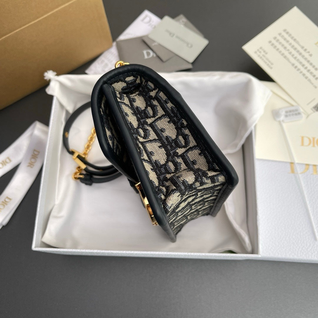 Dior 30 Montaigne East-West Bag with Chain Blue Dior Oblique Jacquard