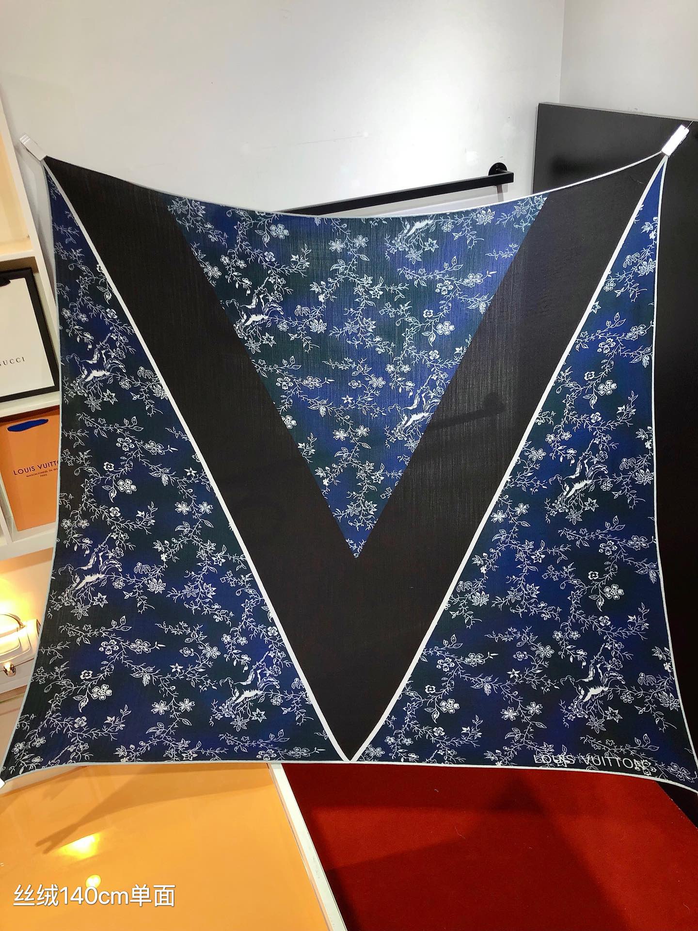 Louis Vuitton Women's Floral Silk Scarf, Designer Patterned Neck Accessory - Beige and Navy